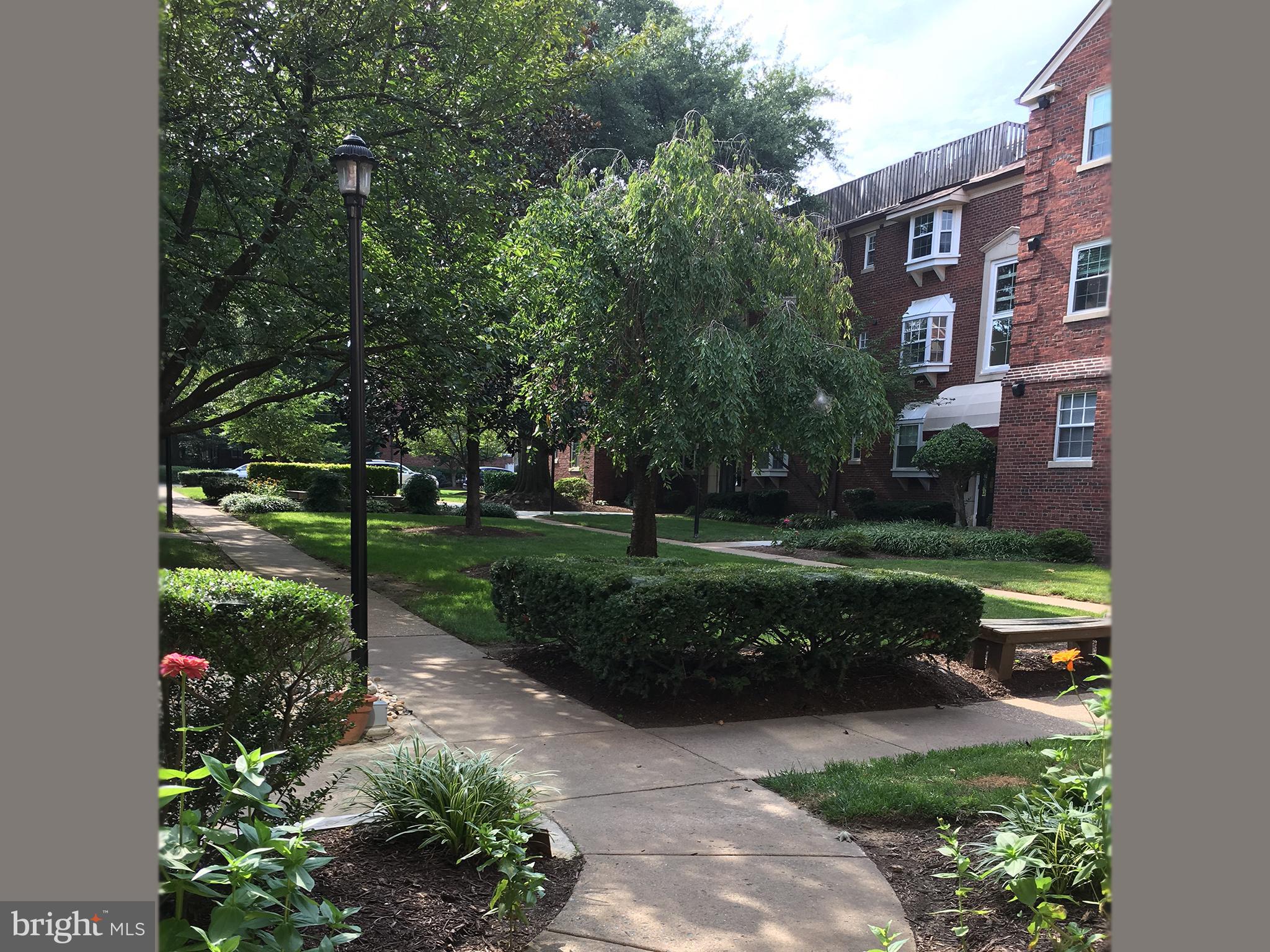 PALISADE GARDENS - Residential Lease