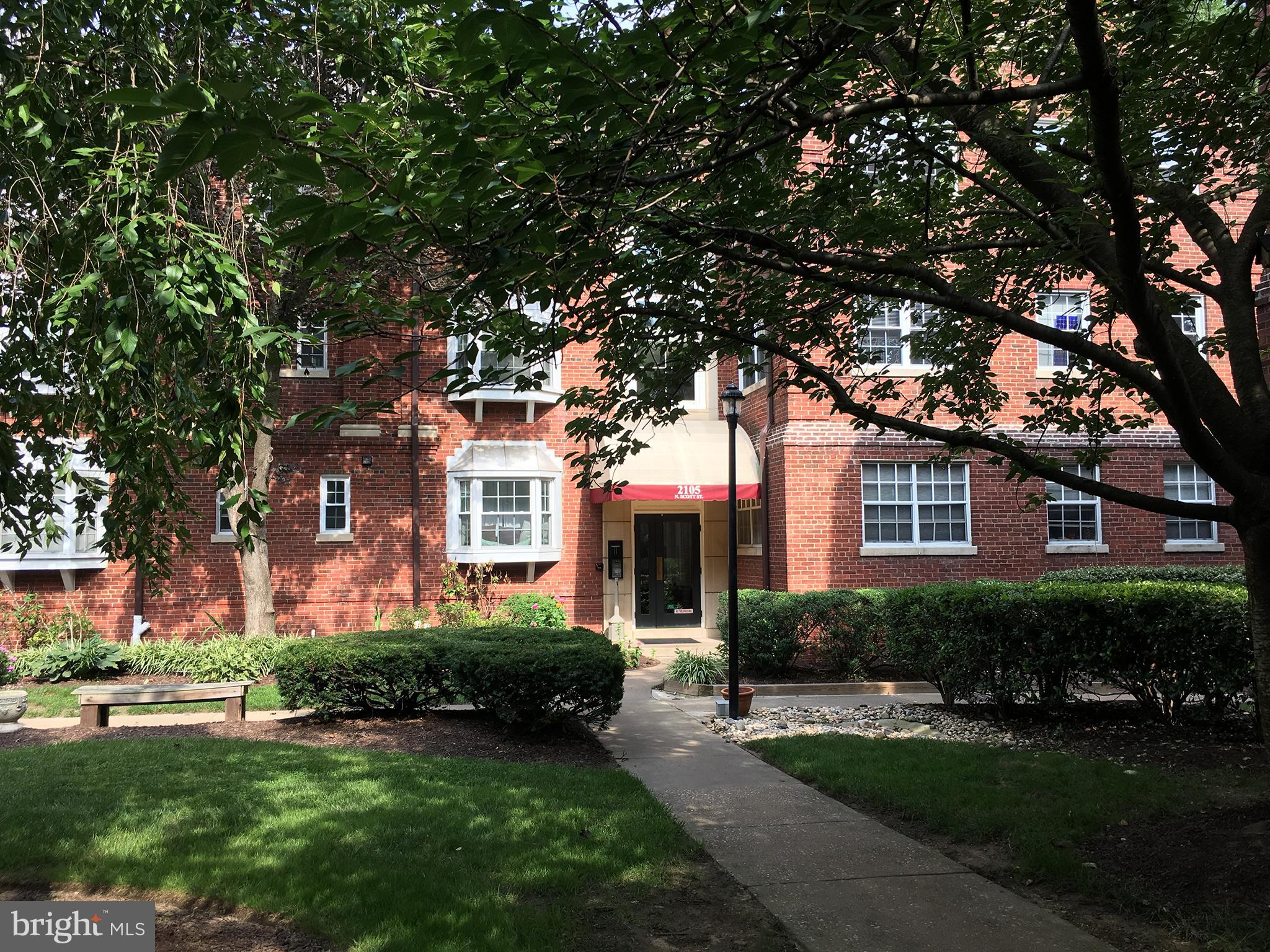 PALISADE GARDENS - Residential Lease