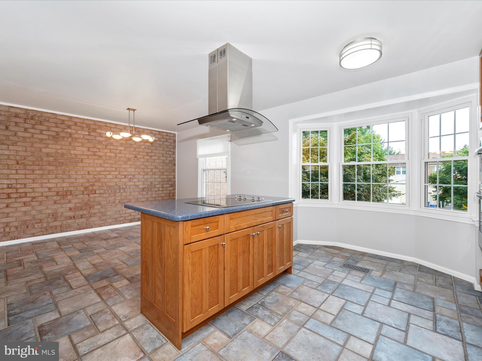 FAIRWAY ISLAND - Residential