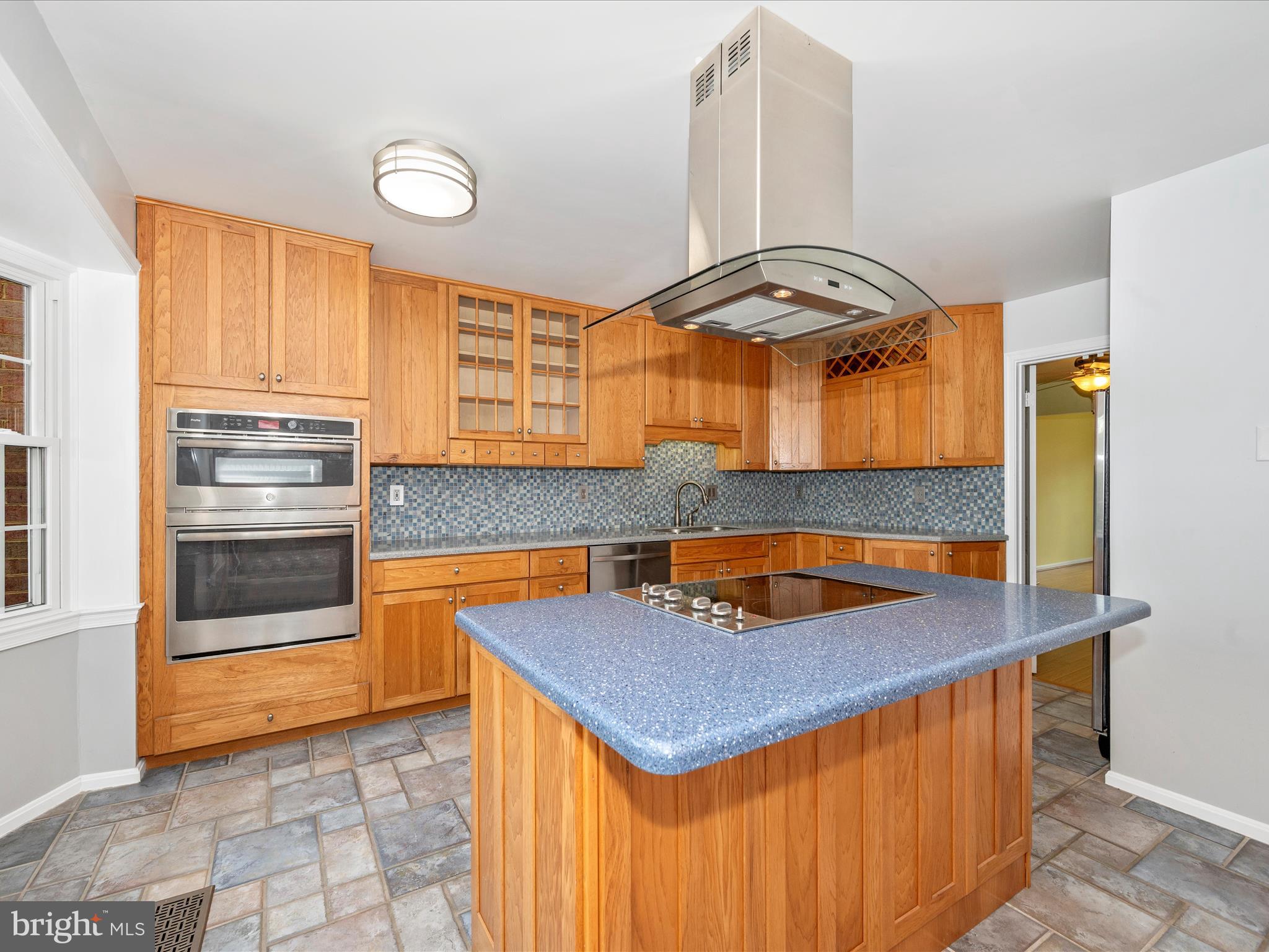 FAIRWAY ISLAND - Residential