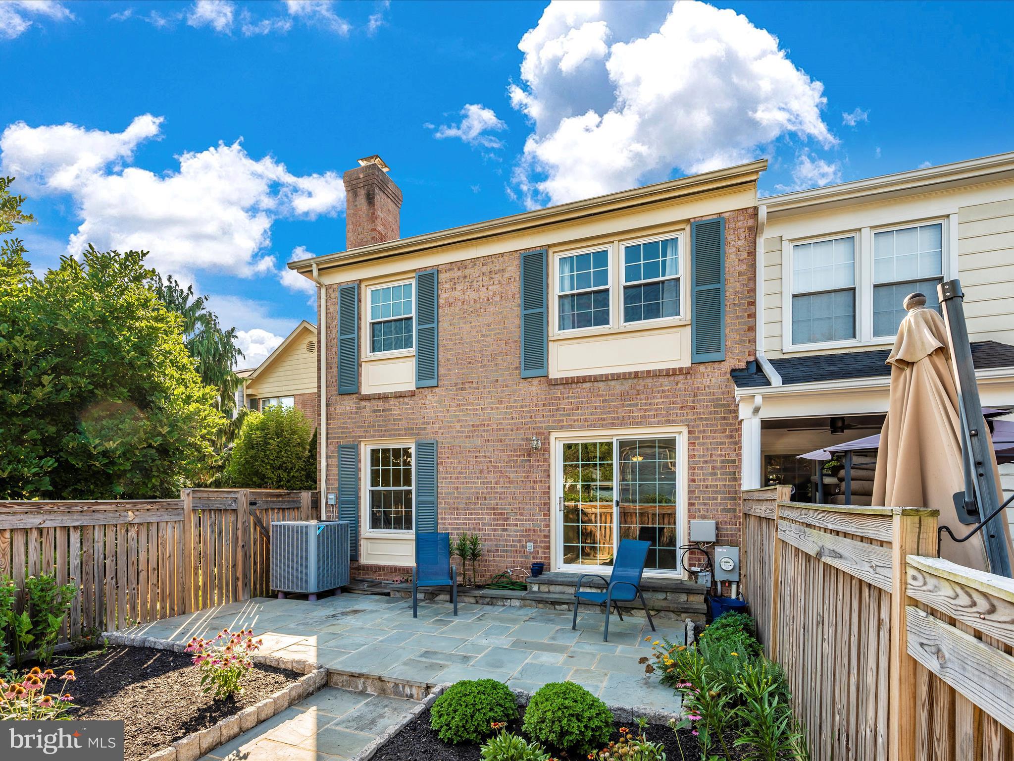 FAIRWAY ISLAND - Residential