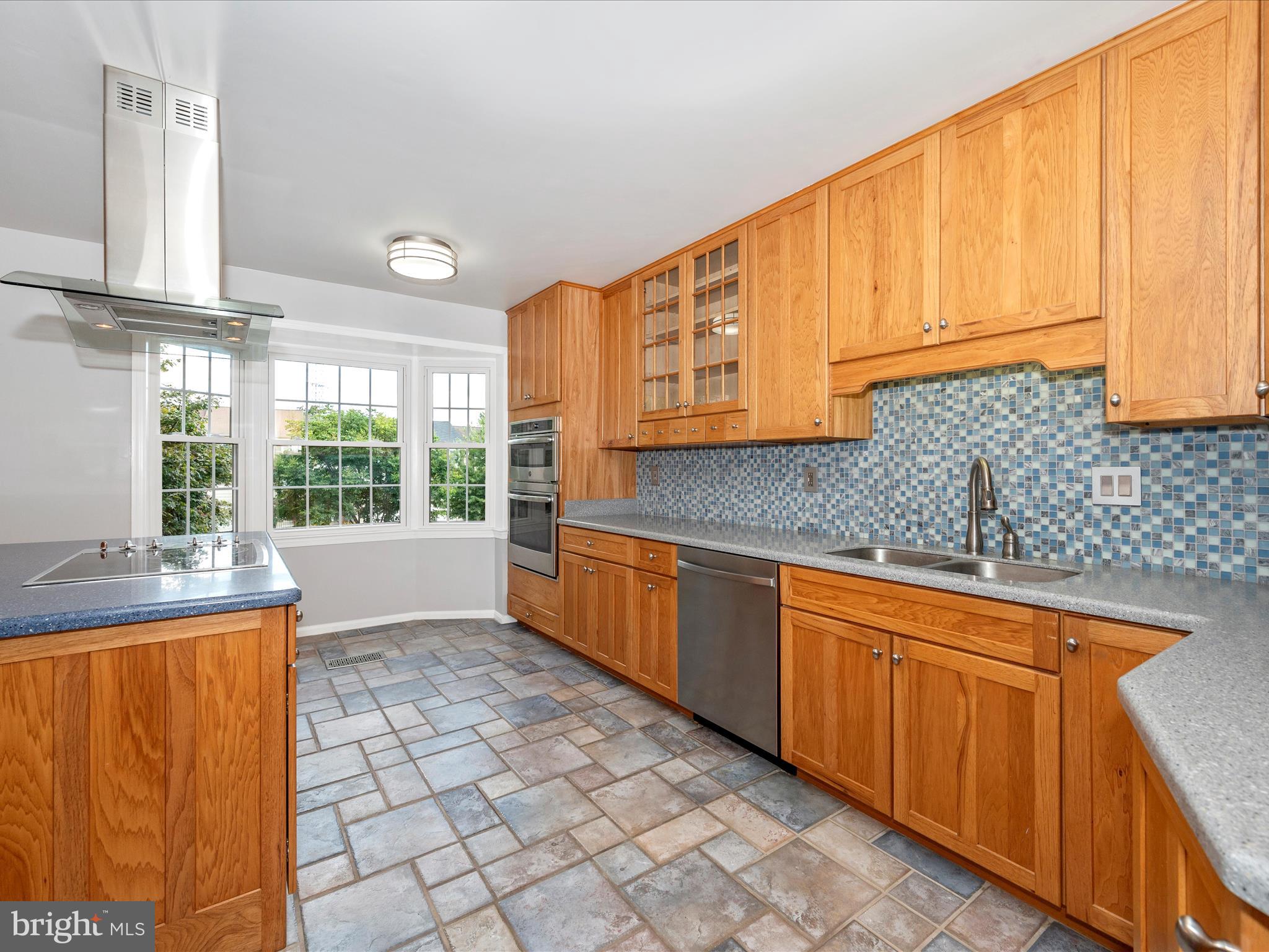 FAIRWAY ISLAND - Residential