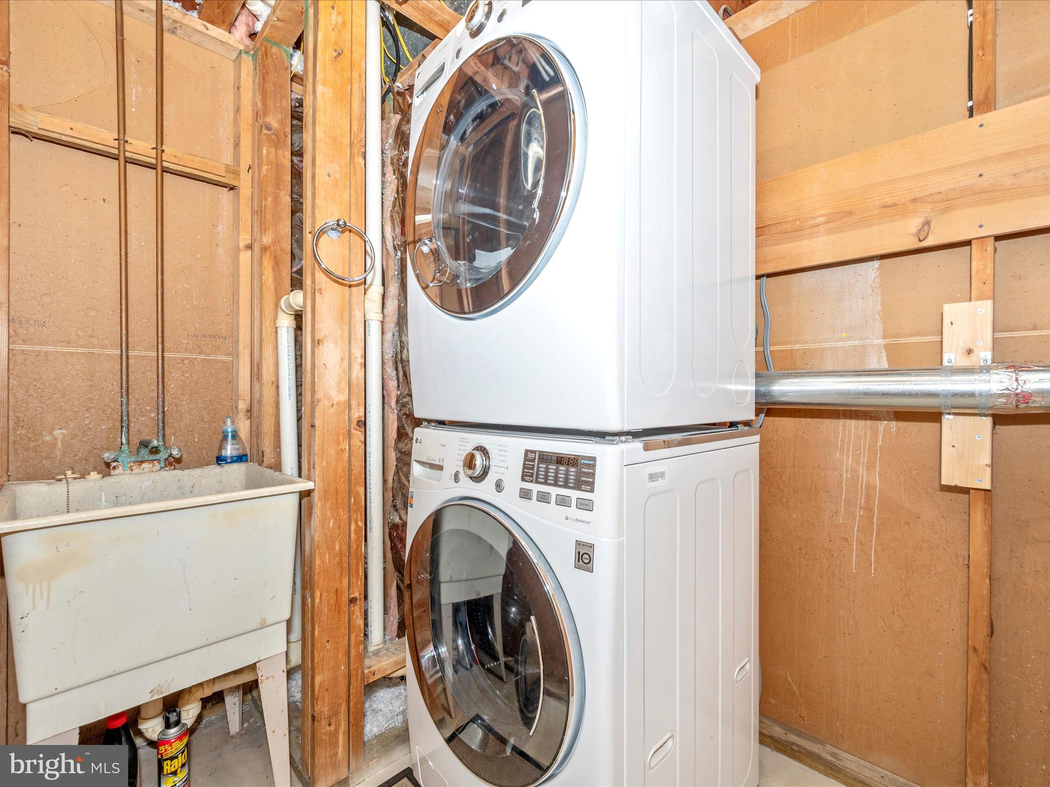 FAIRWAY ISLAND - Residential