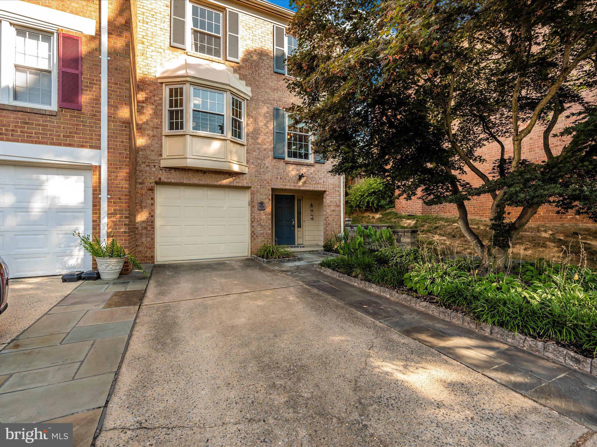 FAIRWAY ISLAND - Residential