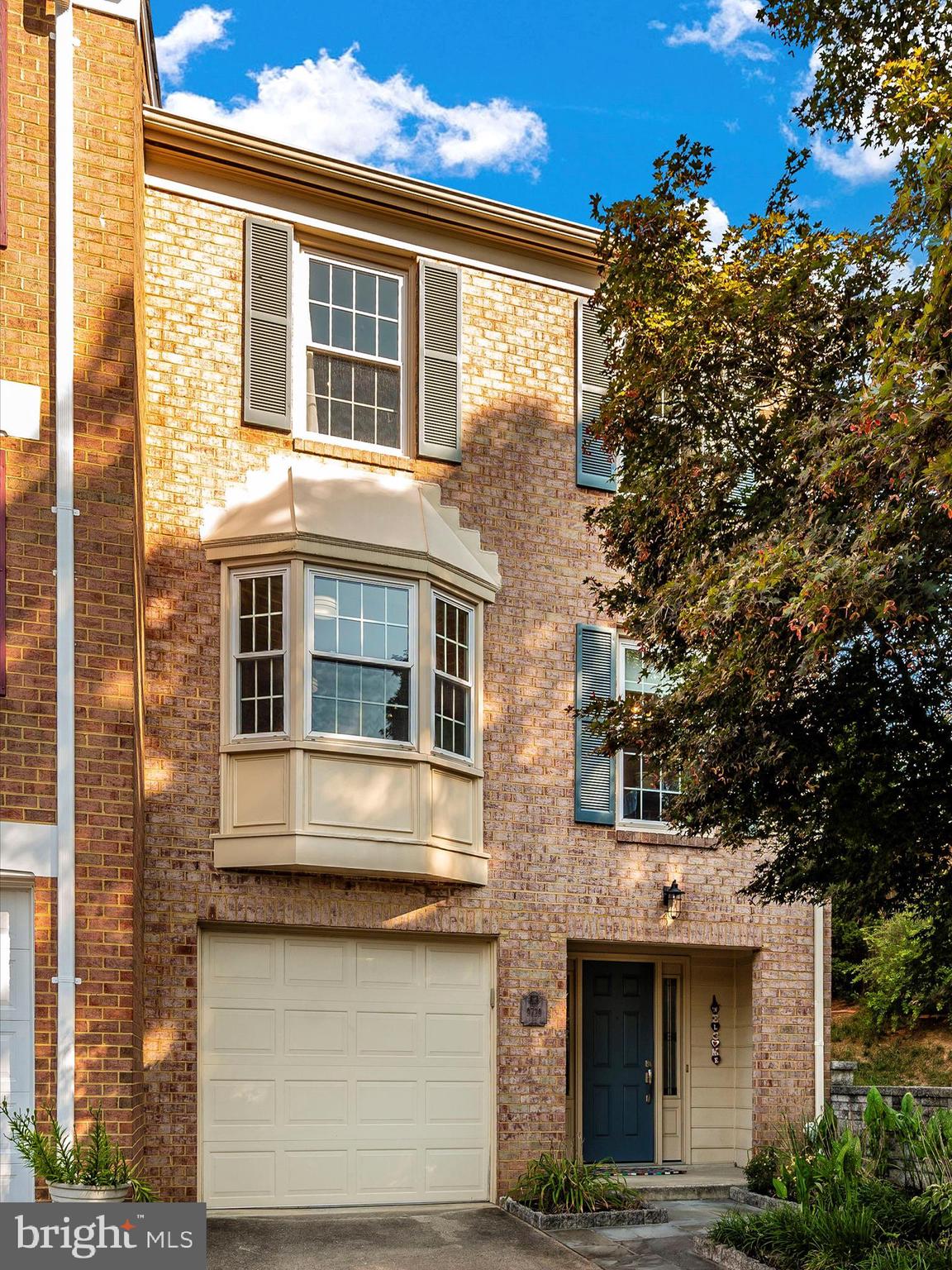 FAIRWAY ISLAND - Residential