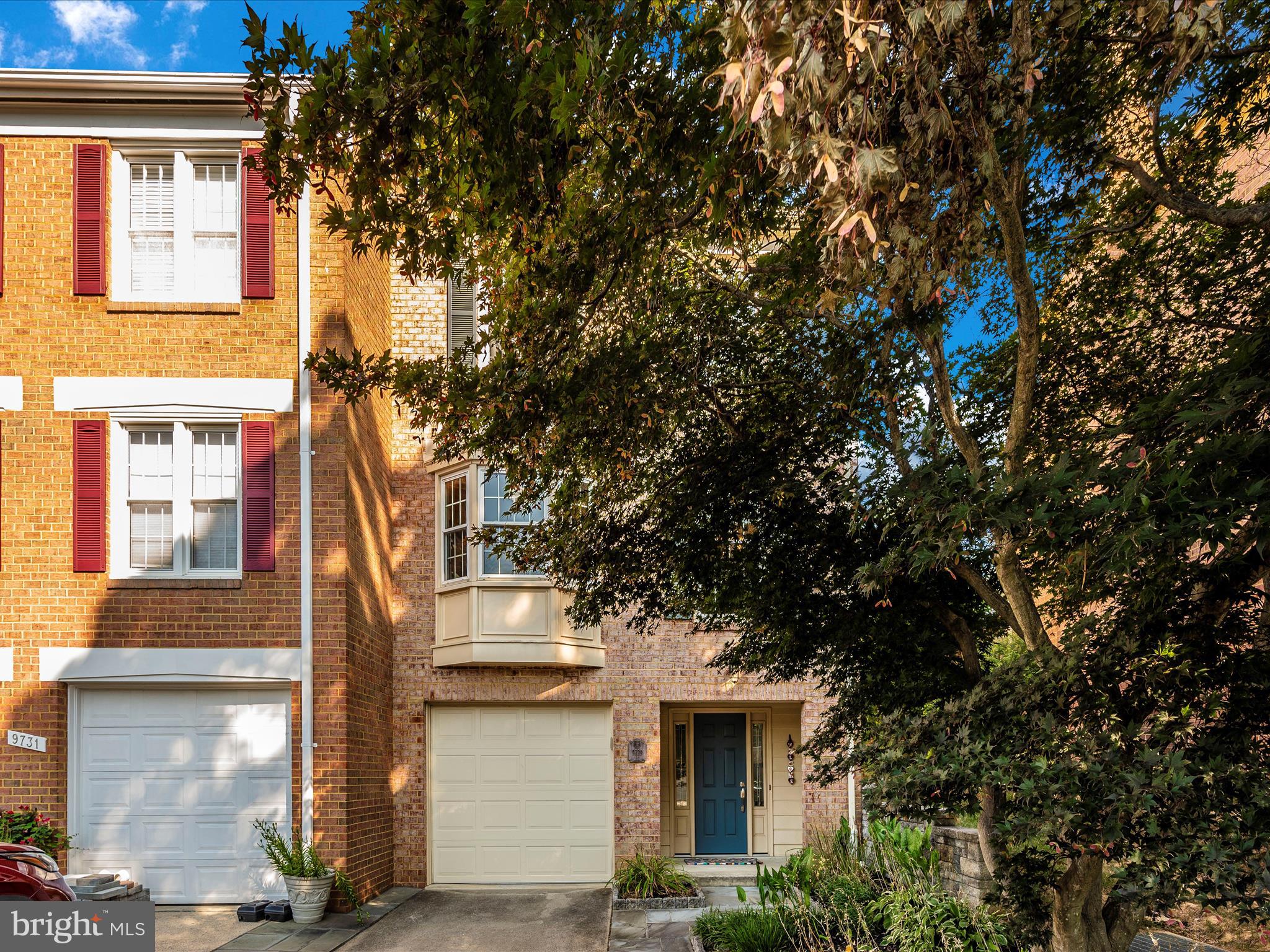 FAIRWAY ISLAND - Residential