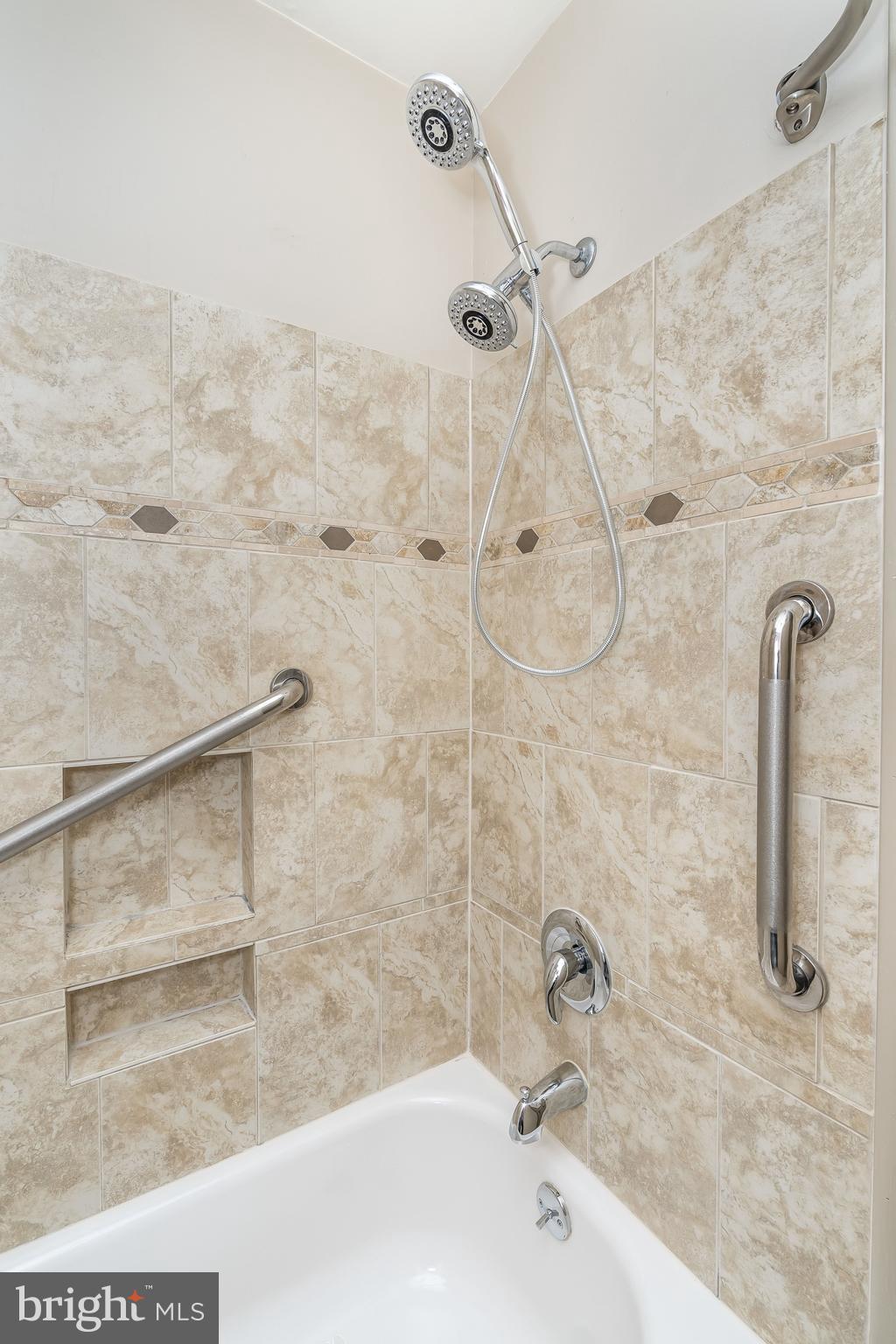 ARUNDEL HILLS - Residential