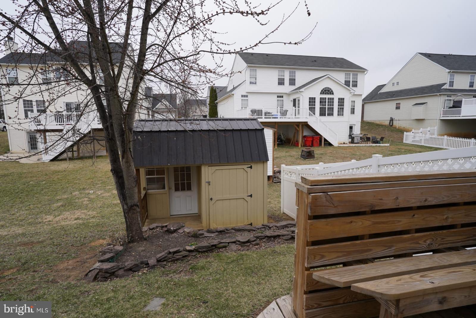 LAKELAND PLACE - Residential