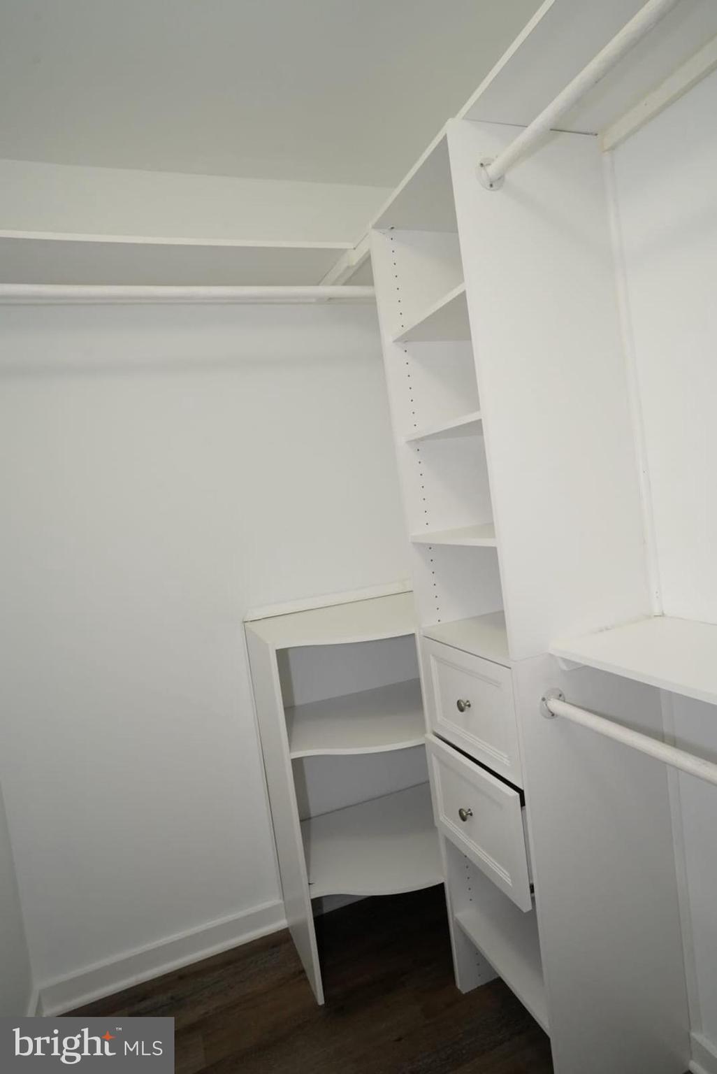 LAKELAND PLACE - Residential