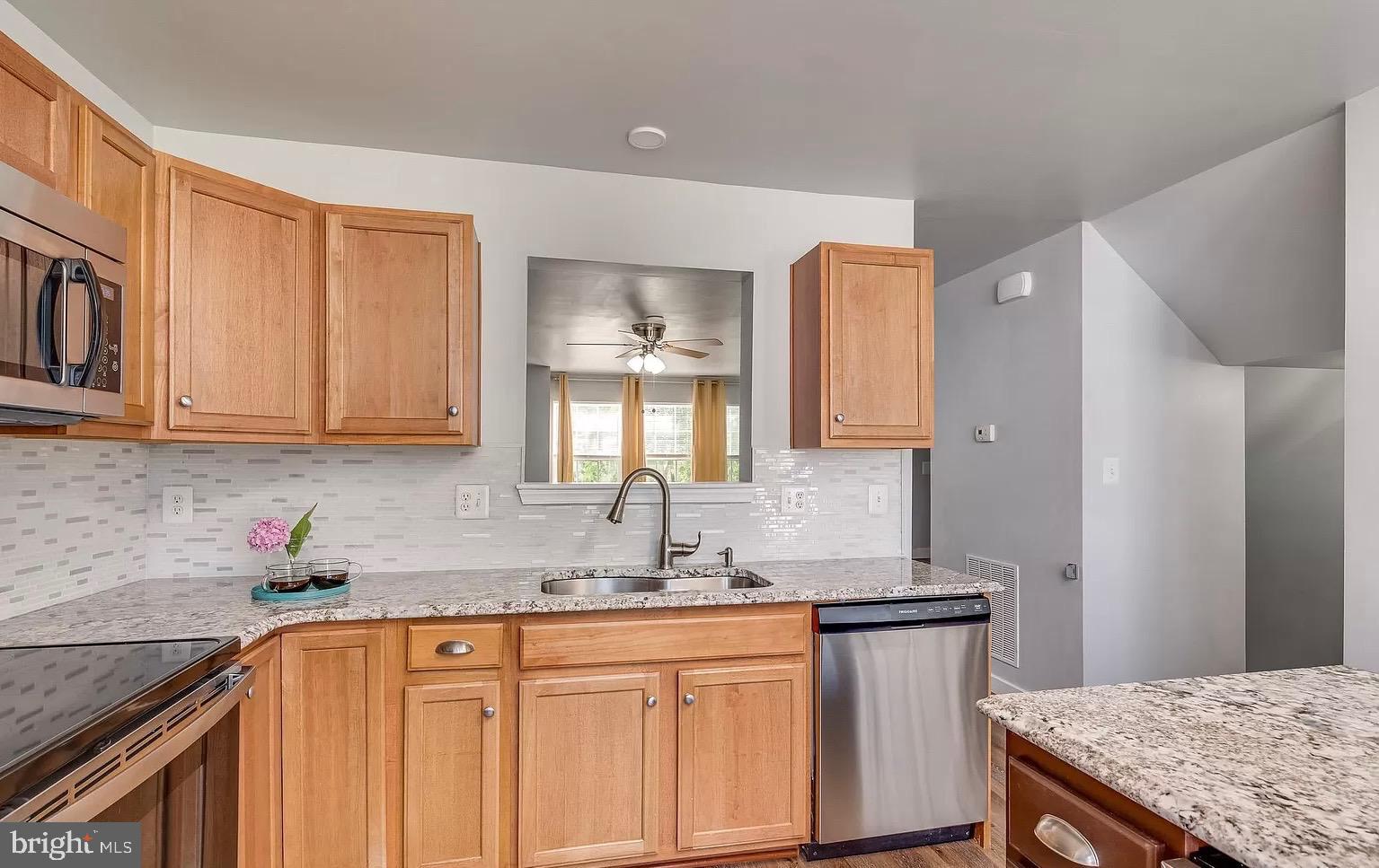 LAKELAND PLACE - Residential