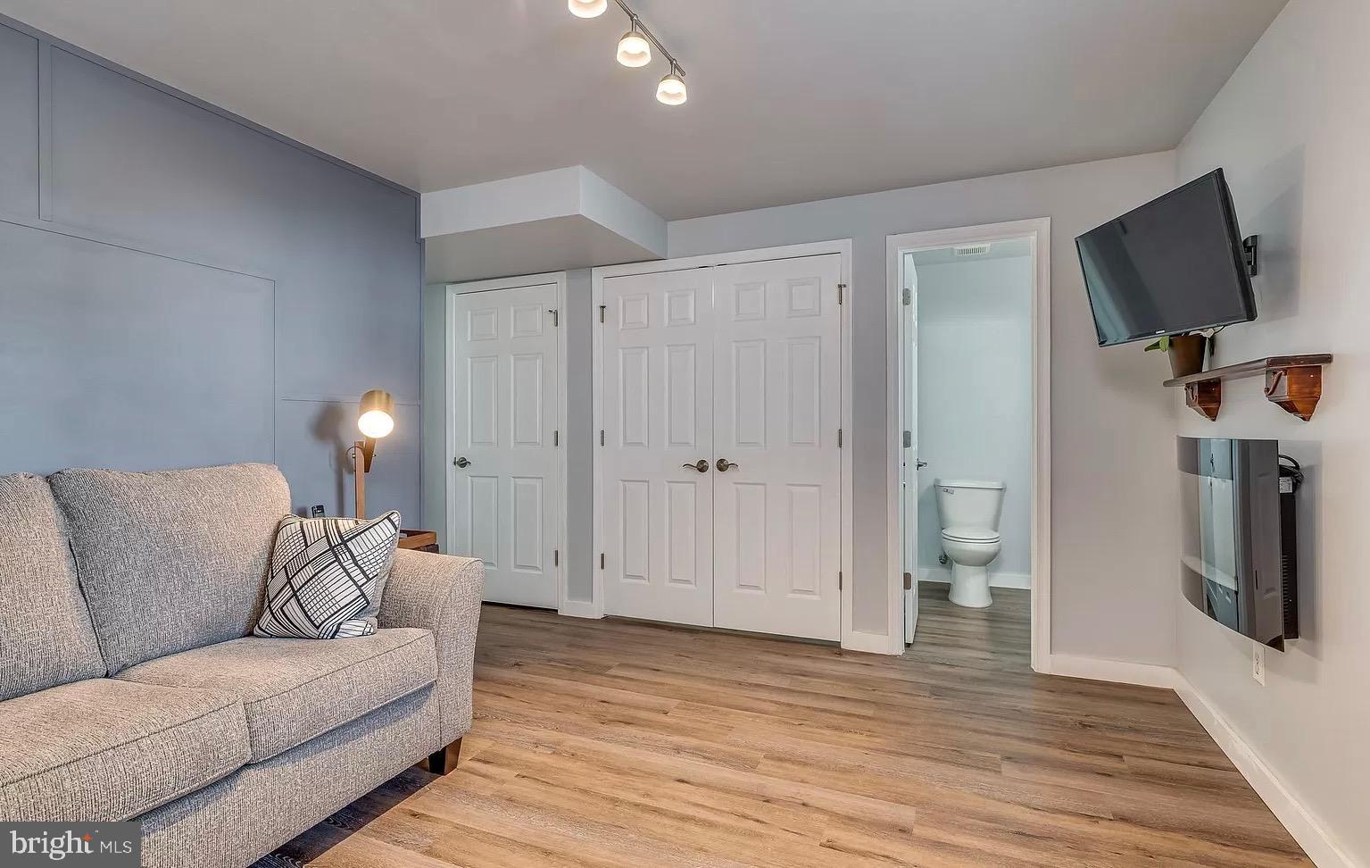 LAKELAND PLACE - Residential