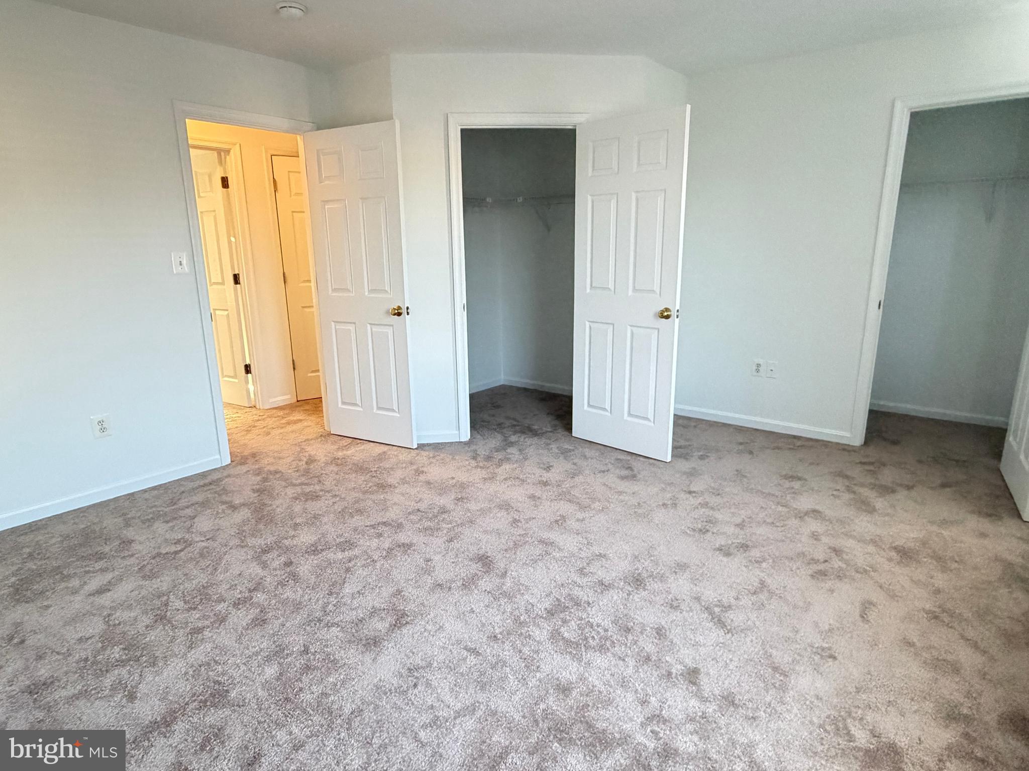 LAKEVIEW TOWNHOUSES - Residential Lease