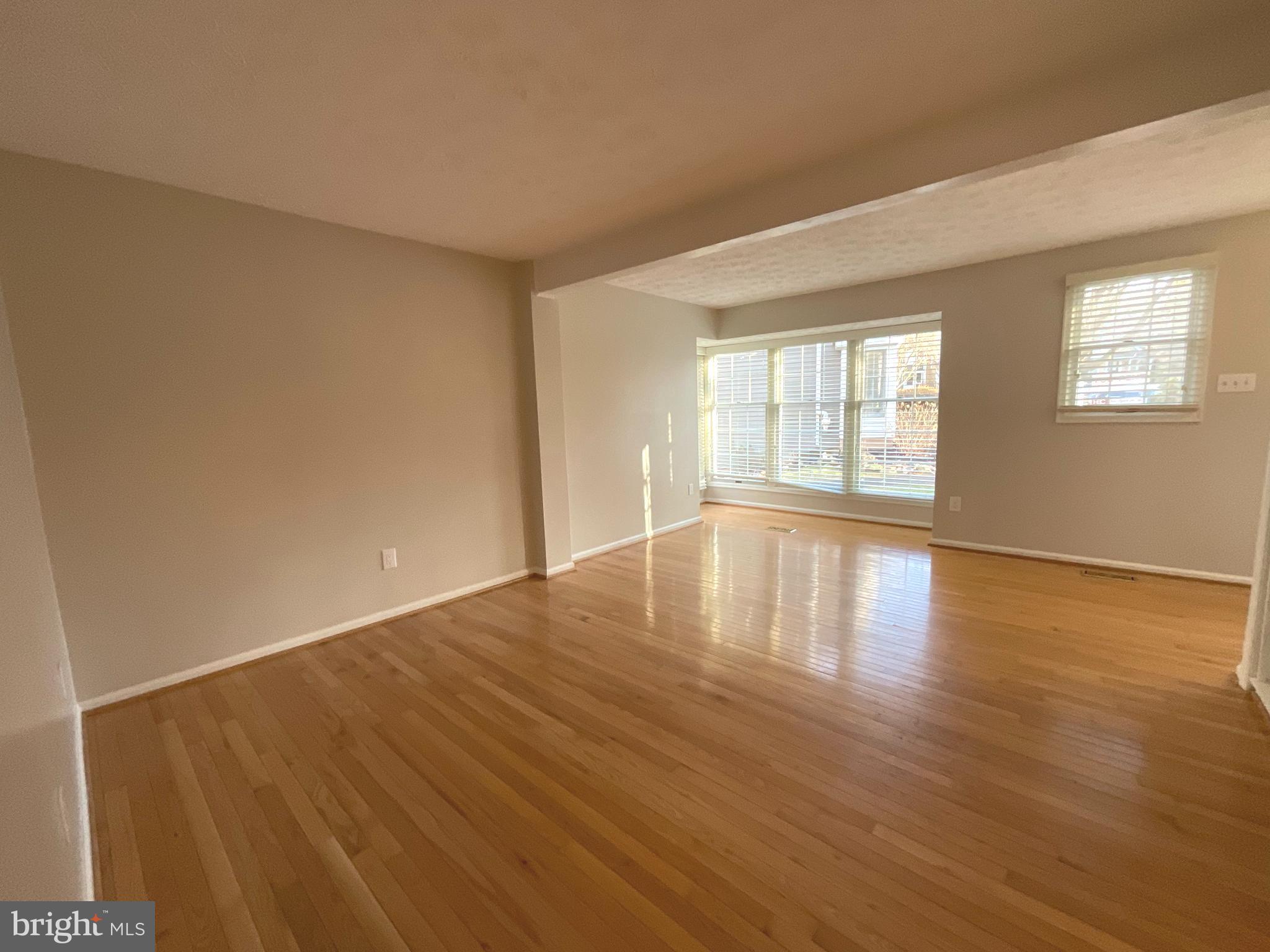 1565 TWISTED OAK DRIVE