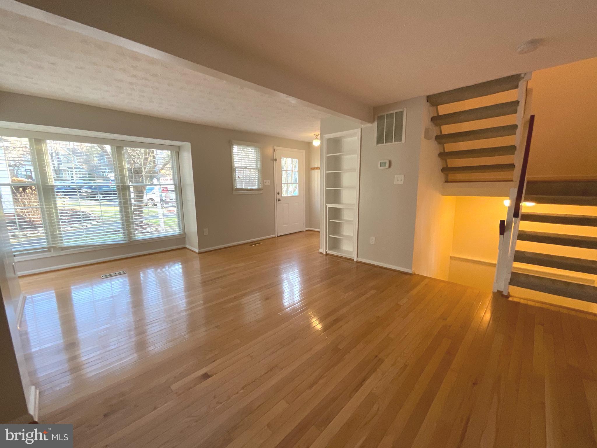 1565 TWISTED OAK DRIVE
