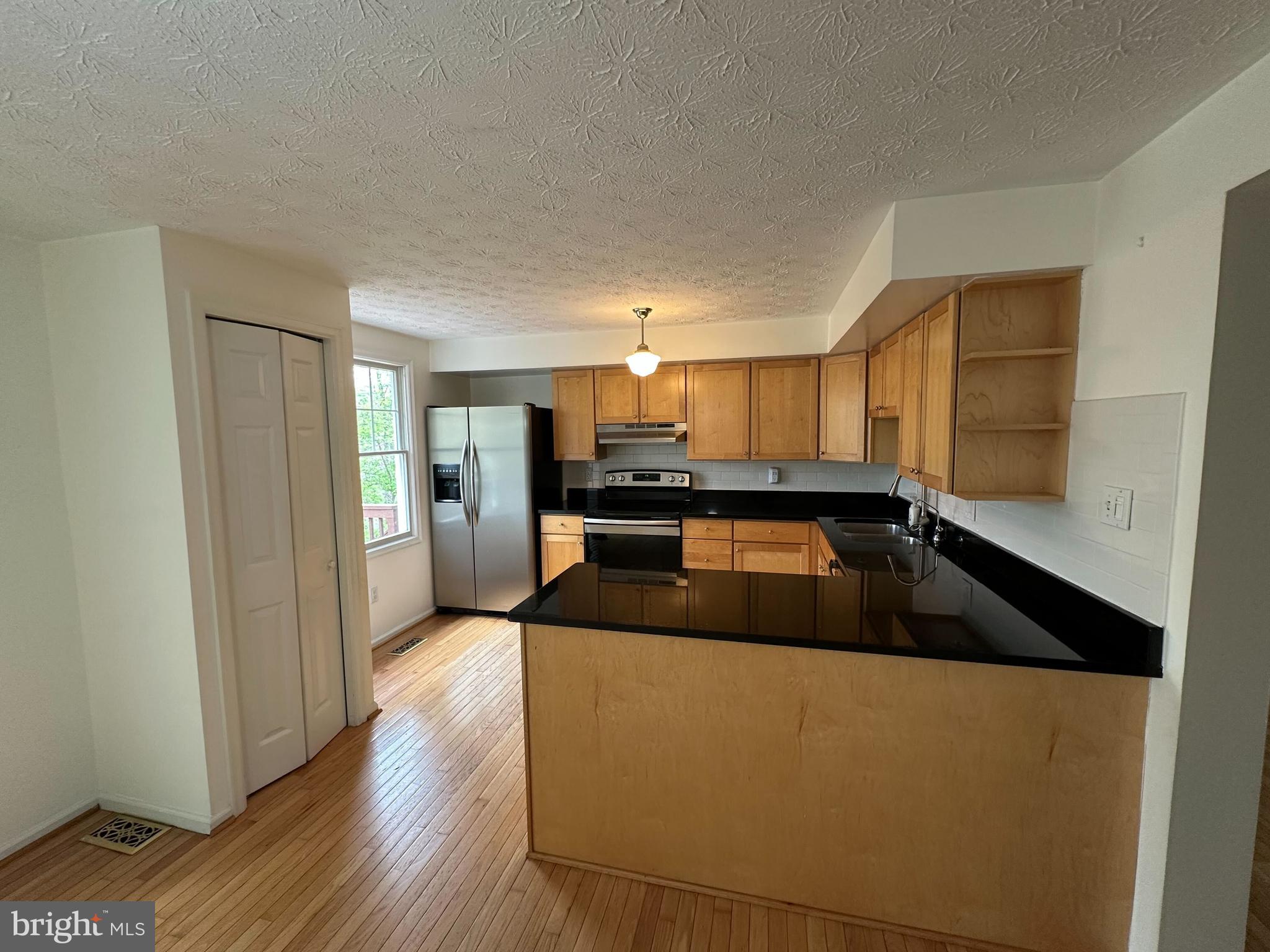 1565 TWISTED OAK DRIVE