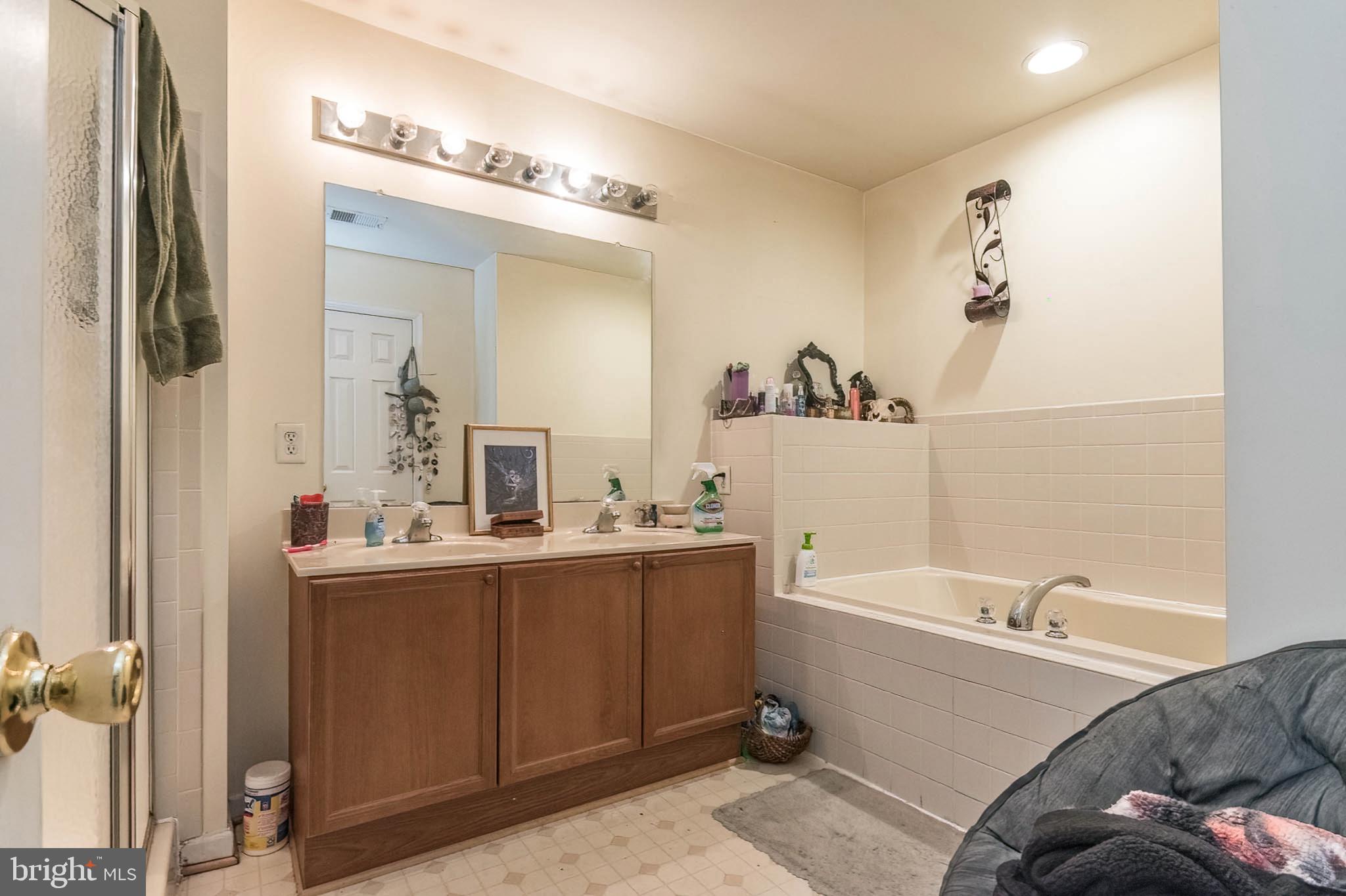 MANOR PARK - Residential