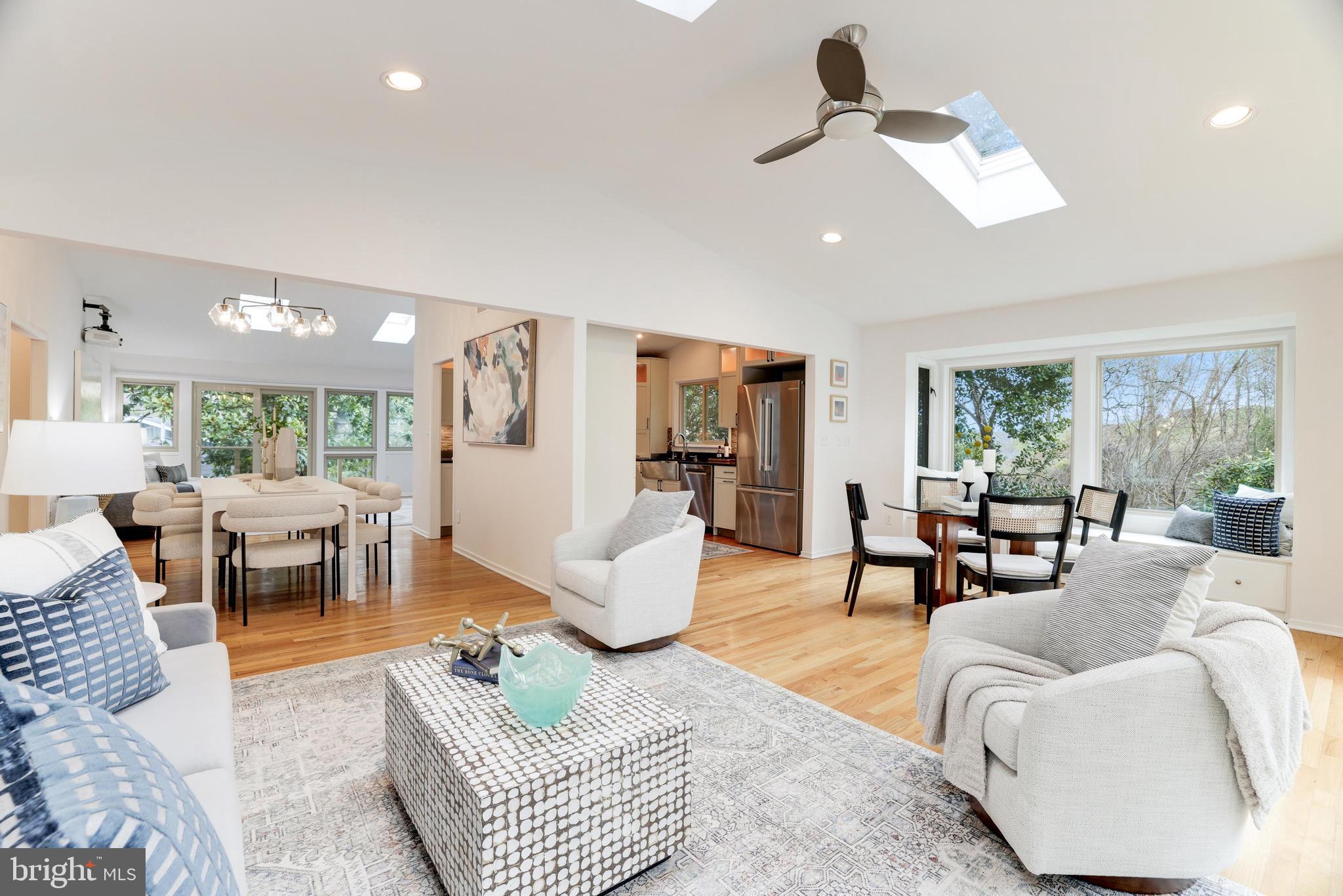 CARDEROCK SPRINGS - Residential