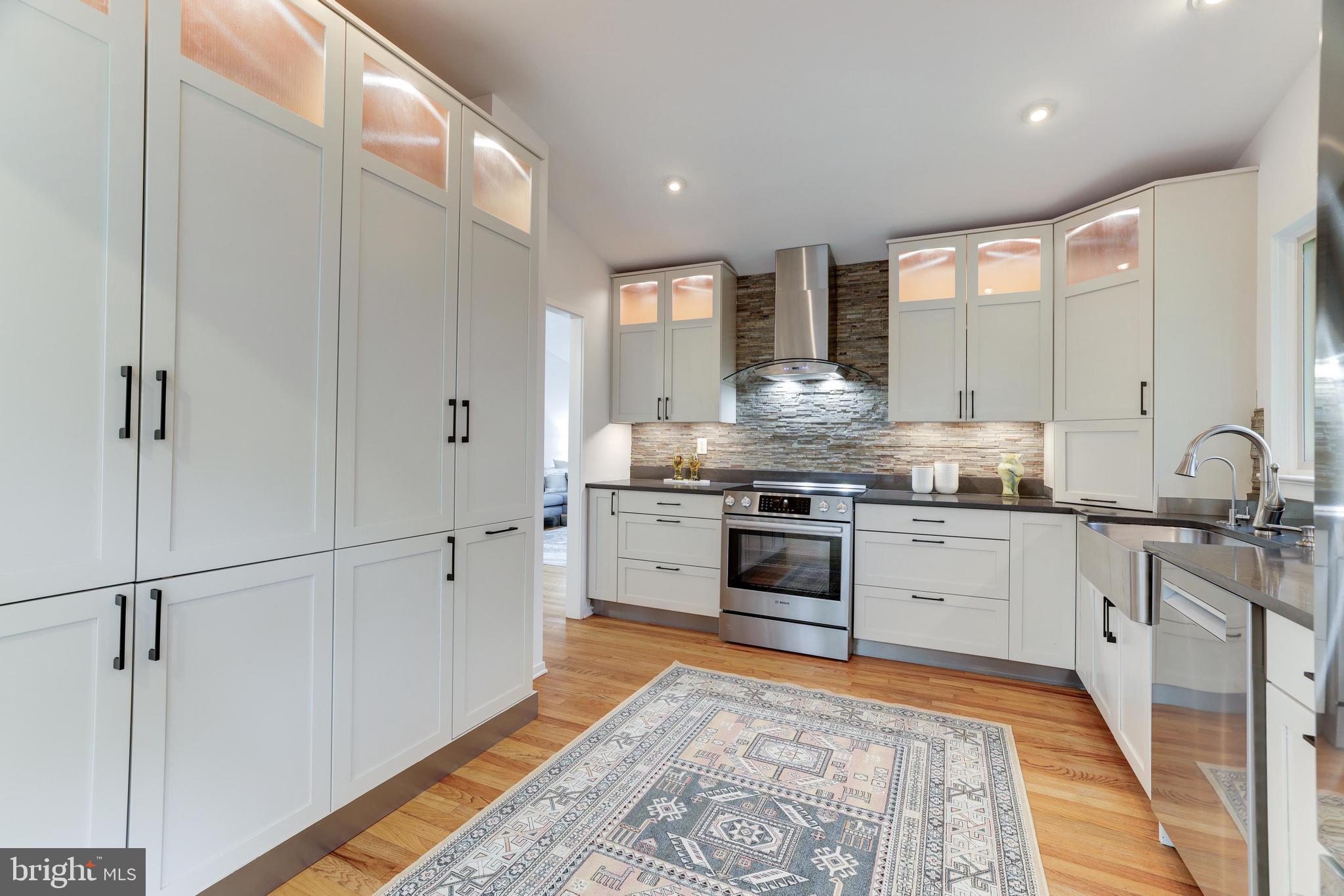 CARDEROCK SPRINGS - Residential