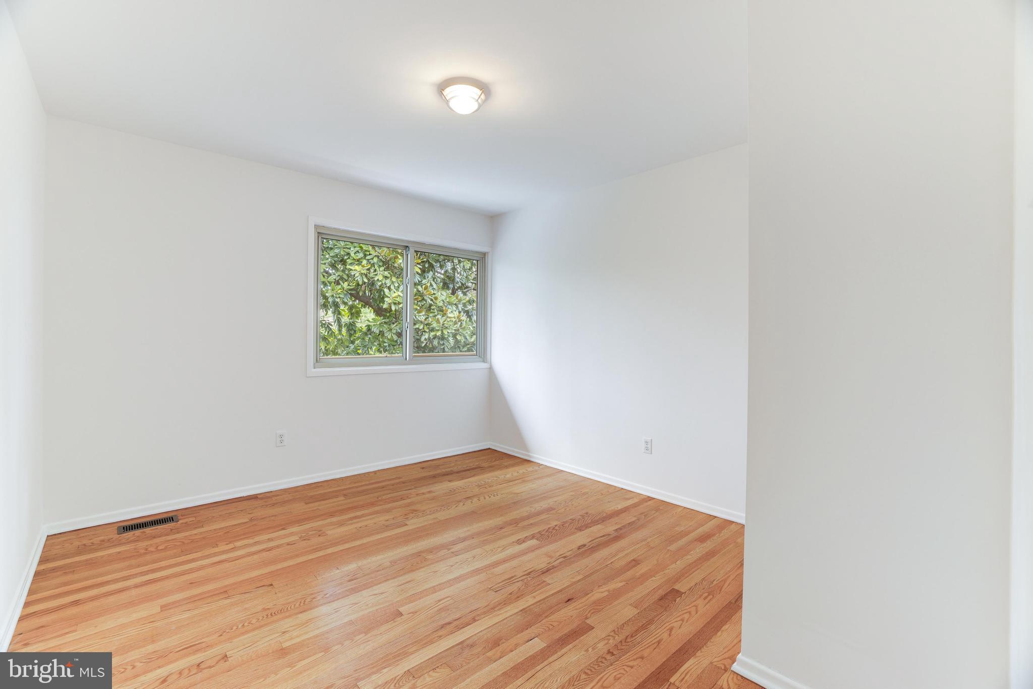 CARDEROCK SPRINGS - Residential