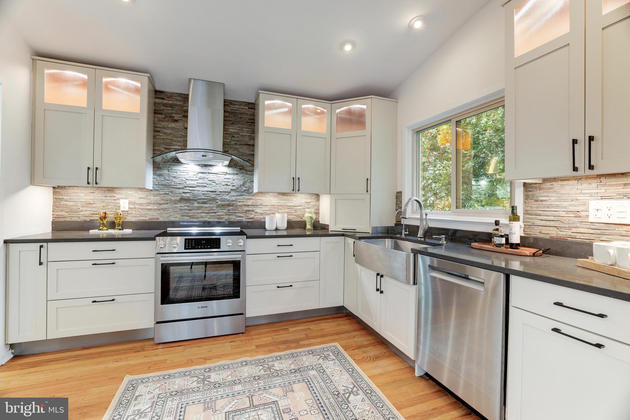 CARDEROCK SPRINGS - Residential