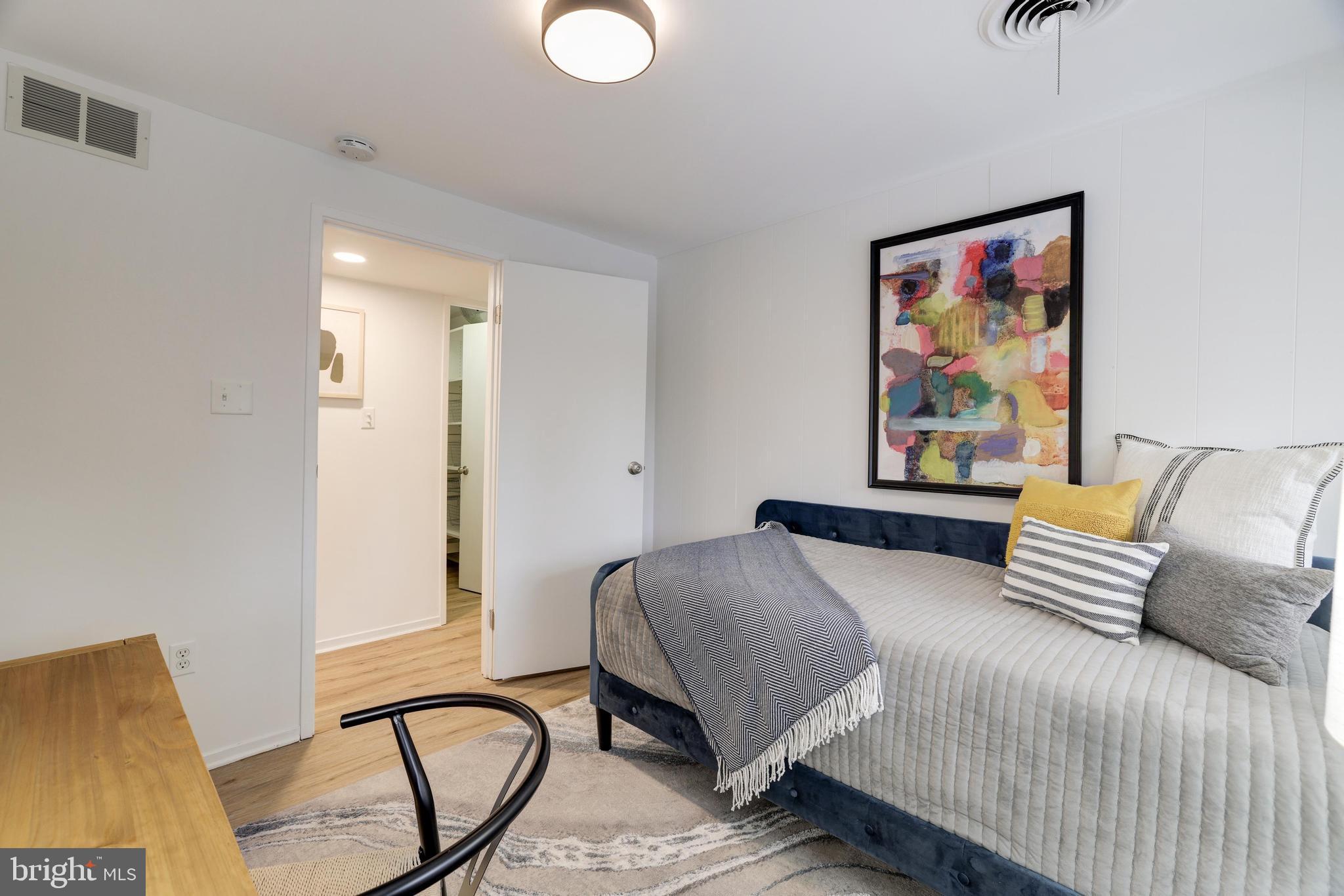 CARDEROCK SPRINGS - Residential