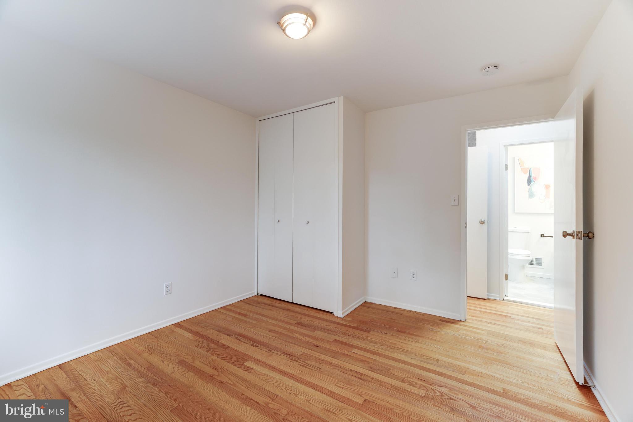 CARDEROCK SPRINGS - Residential