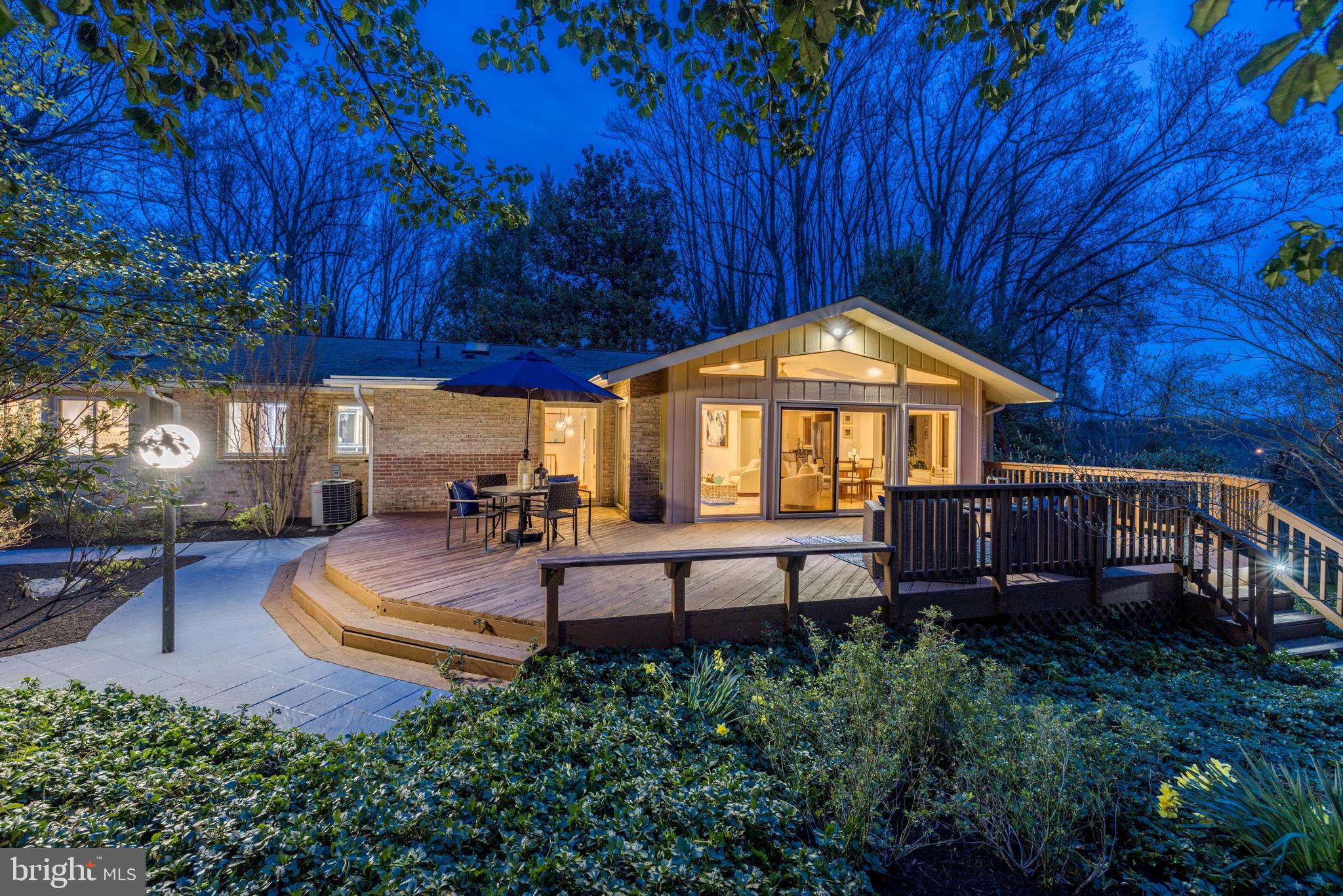 CARDEROCK SPRINGS - Residential