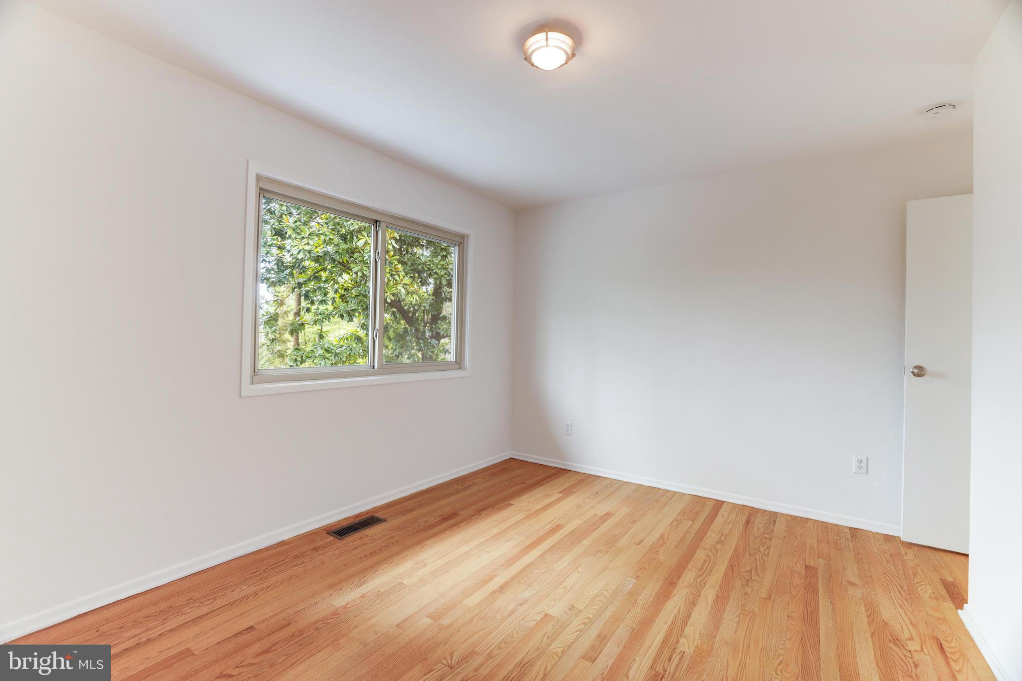 CARDEROCK SPRINGS - Residential