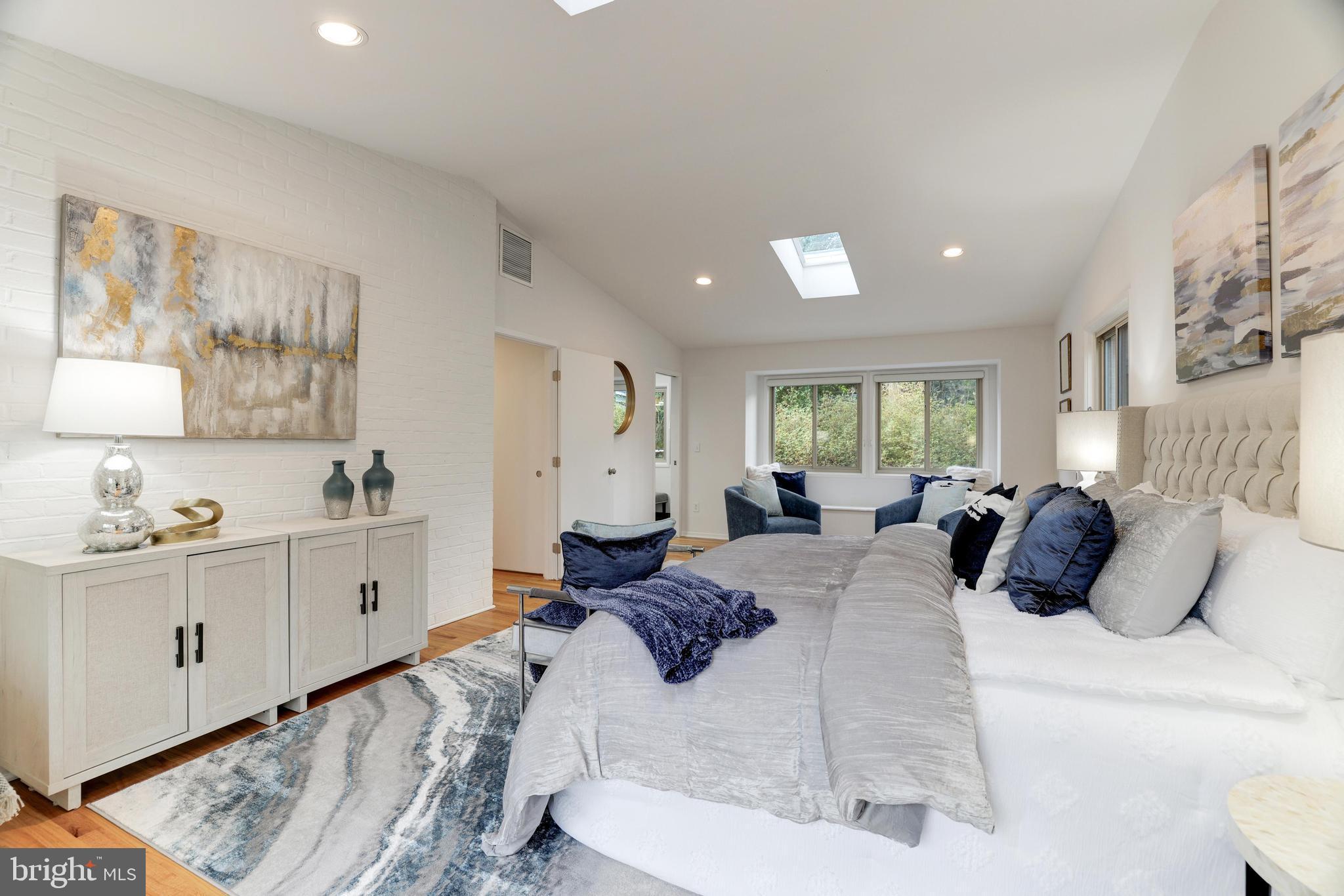 CARDEROCK SPRINGS - Residential