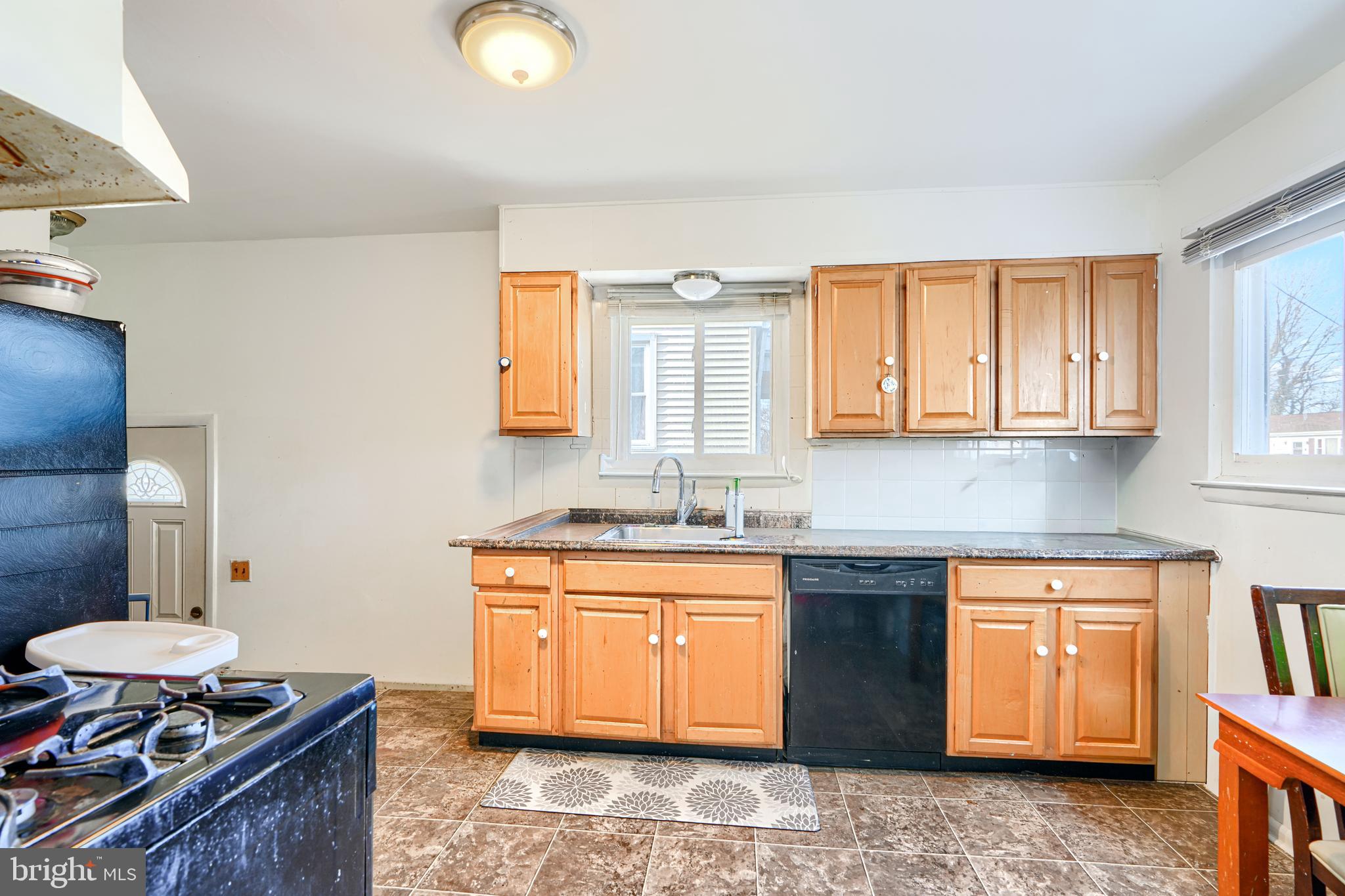 CATONSVILLE MANOR - Residential