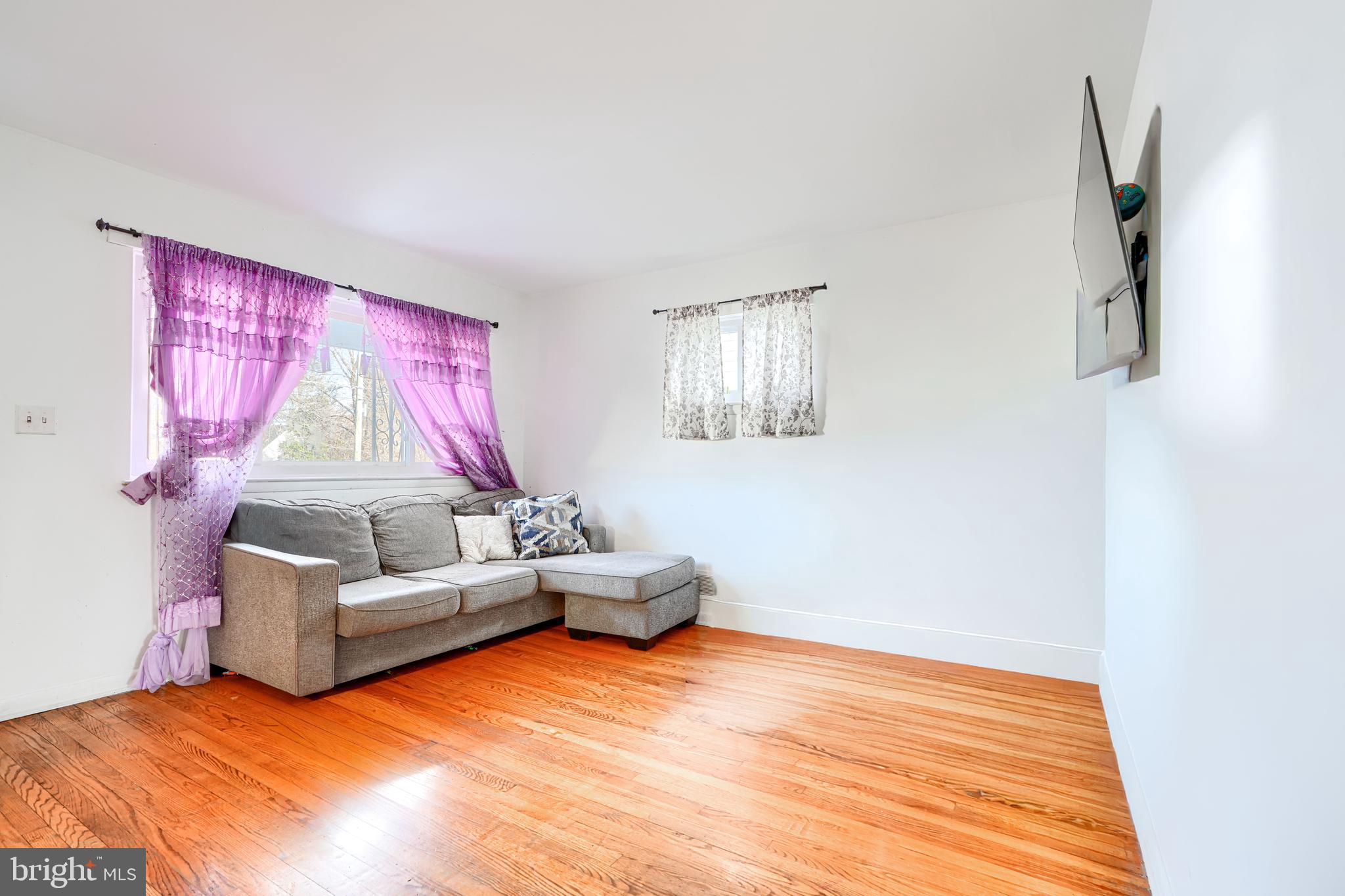 CATONSVILLE MANOR - Residential