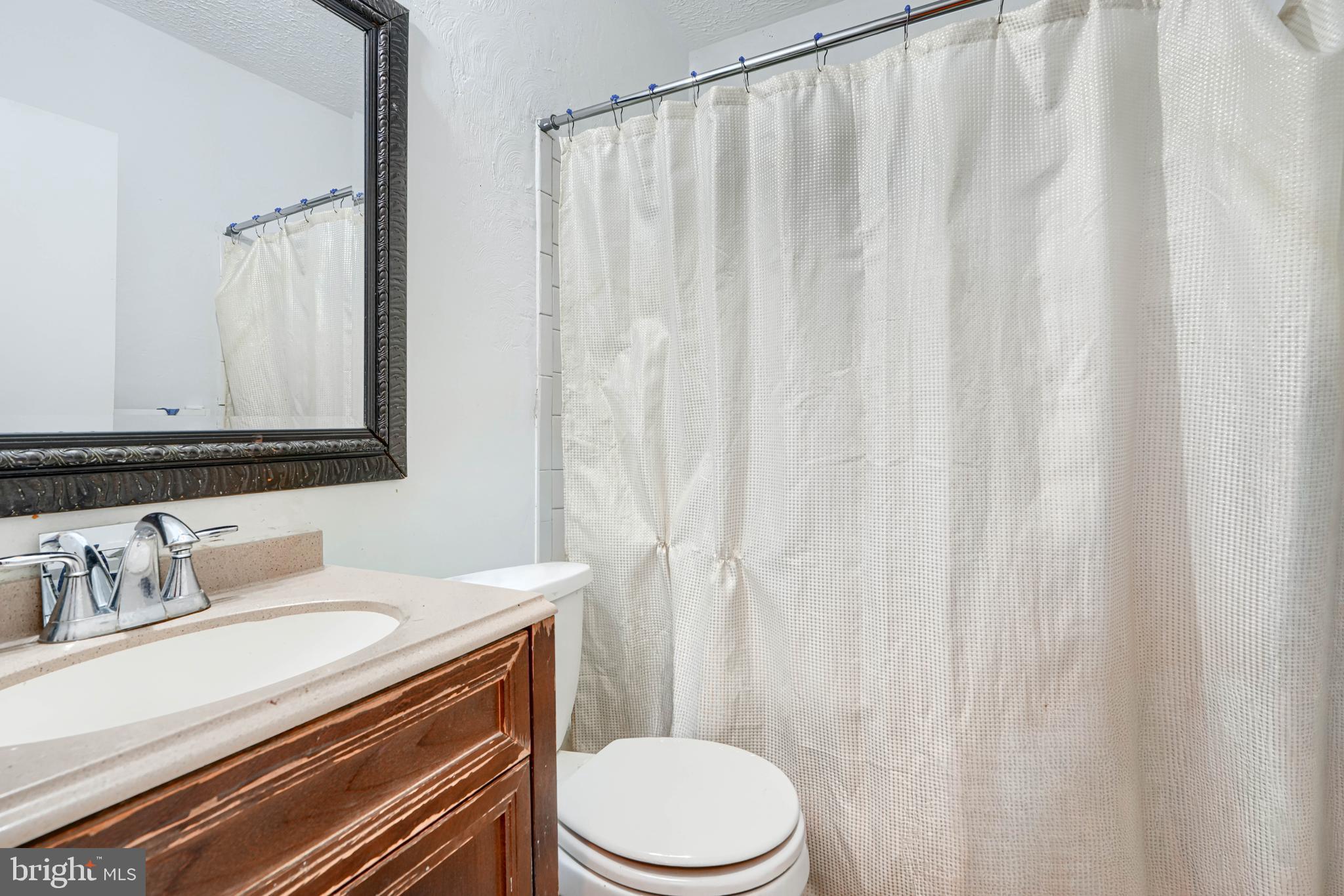 CATONSVILLE MANOR - Residential