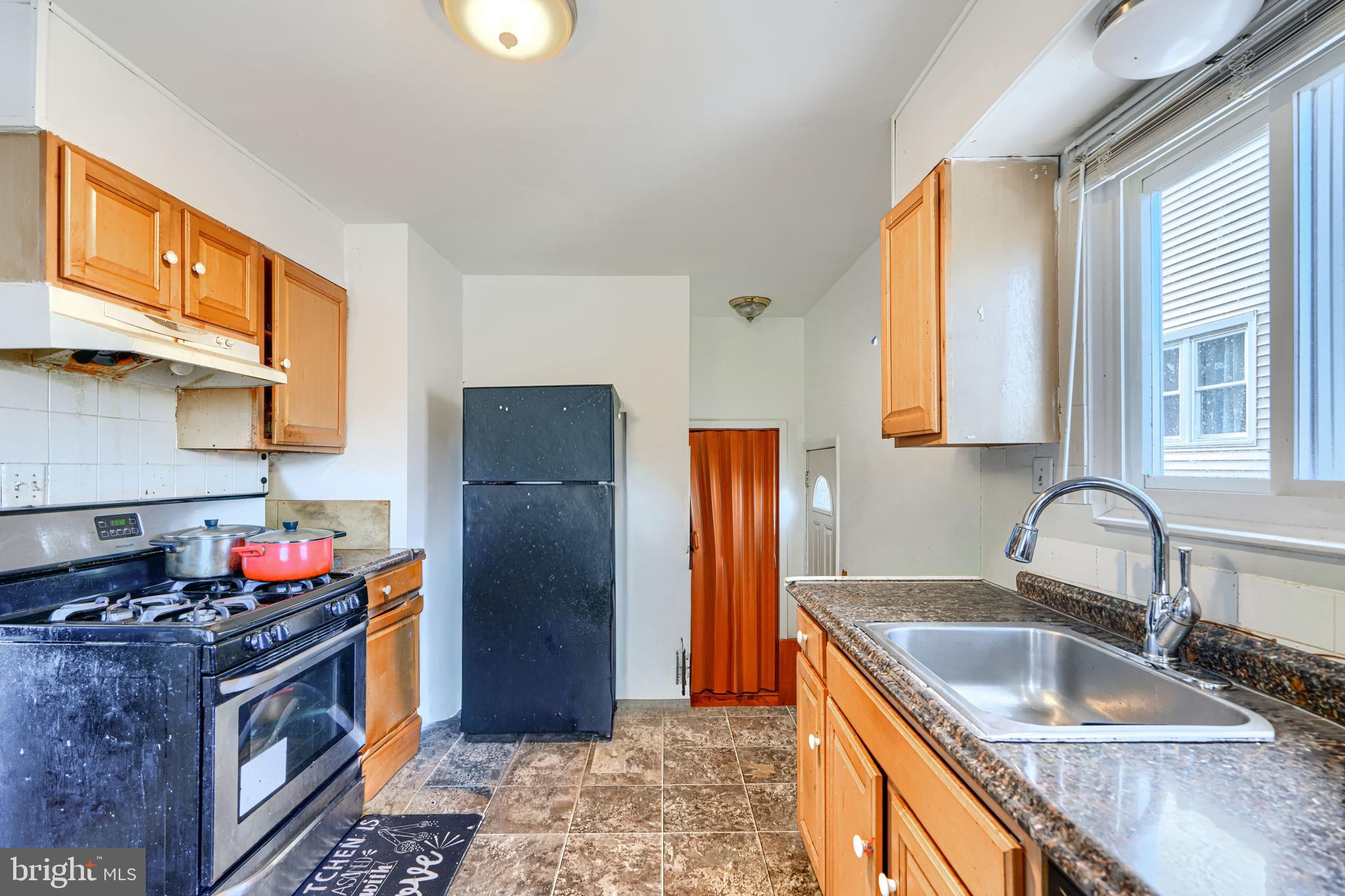 CATONSVILLE MANOR - Residential