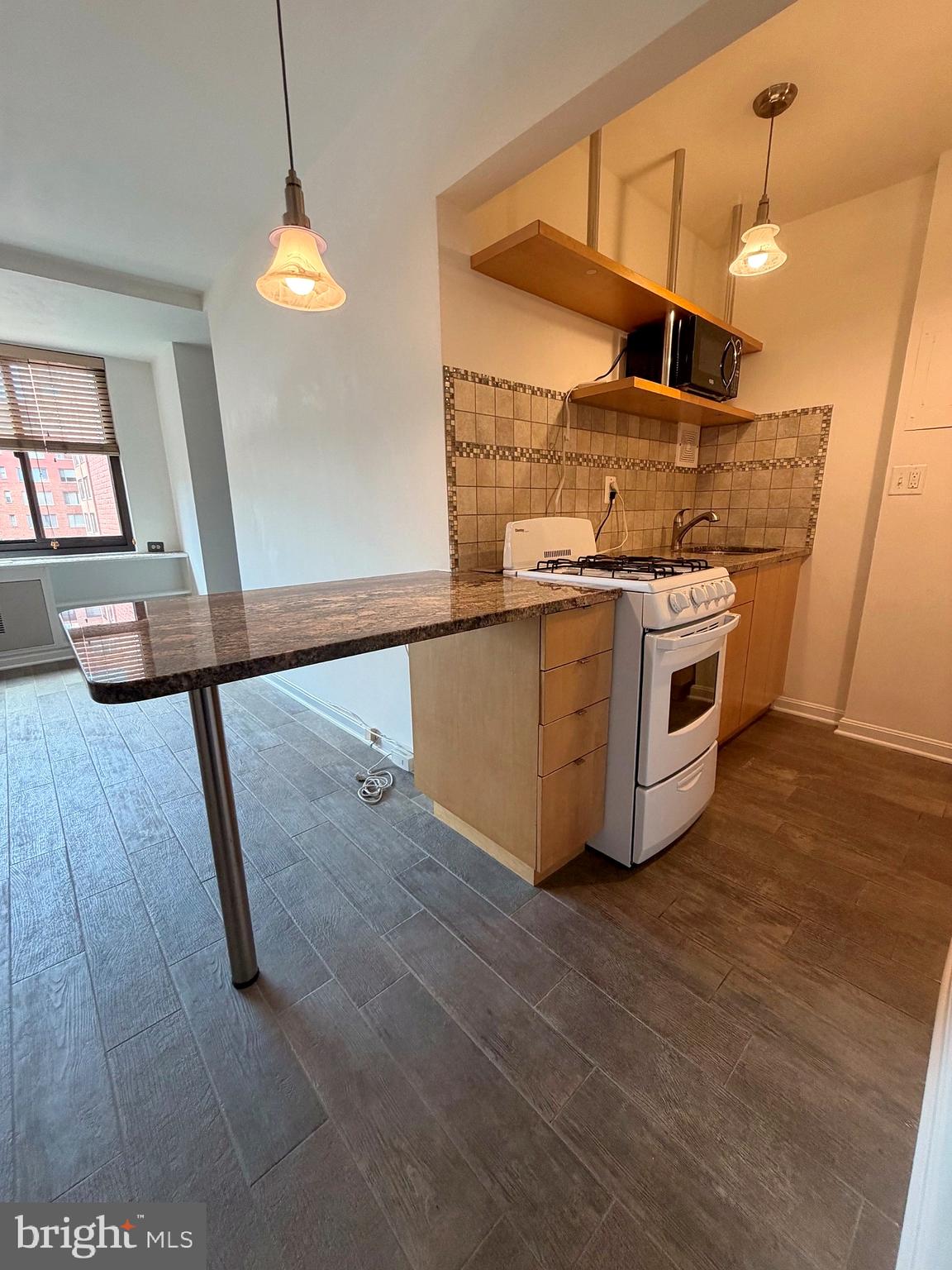 1021 ARLINGTON BOULEVARD 905