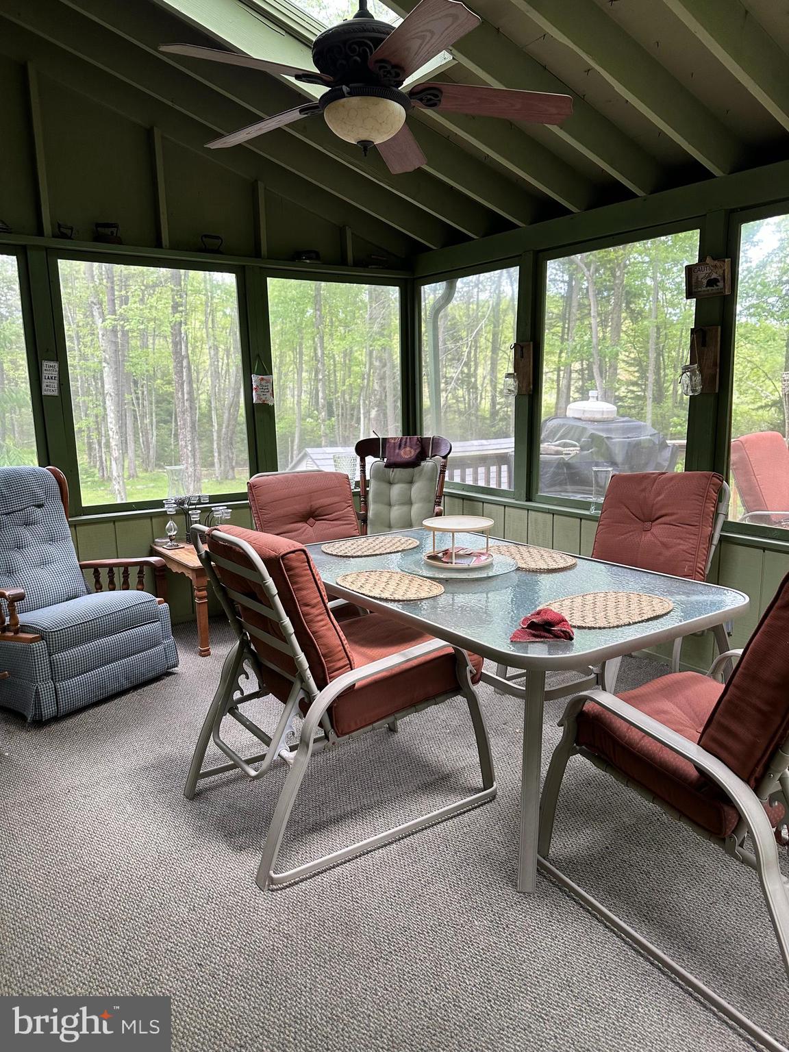 ARROWHEAD LAKE - Residential