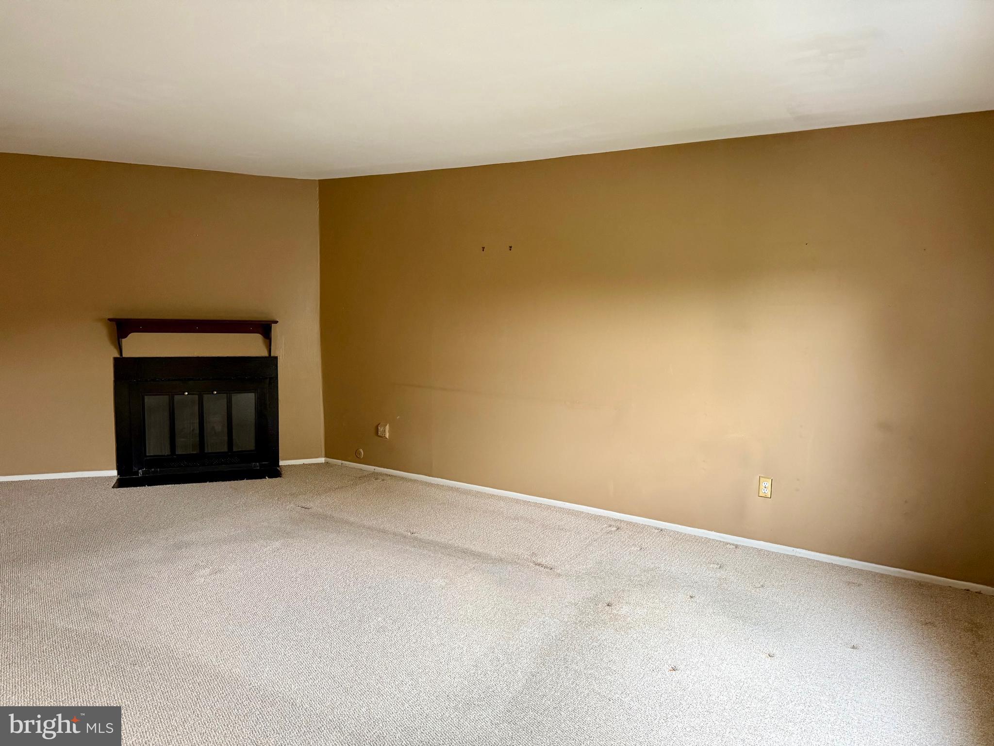 WHITPAIN HILLS - Residential