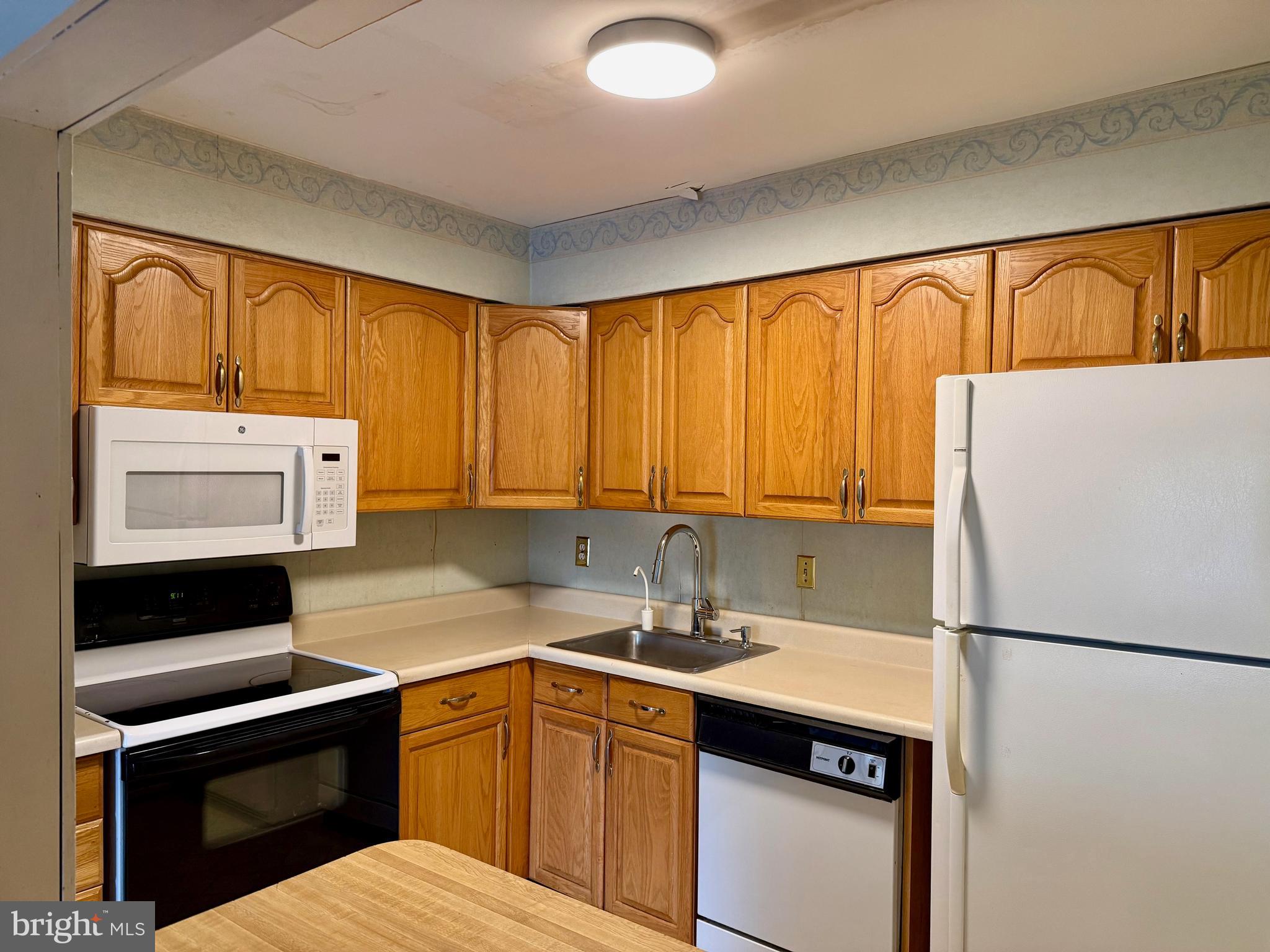 WHITPAIN HILLS - Residential