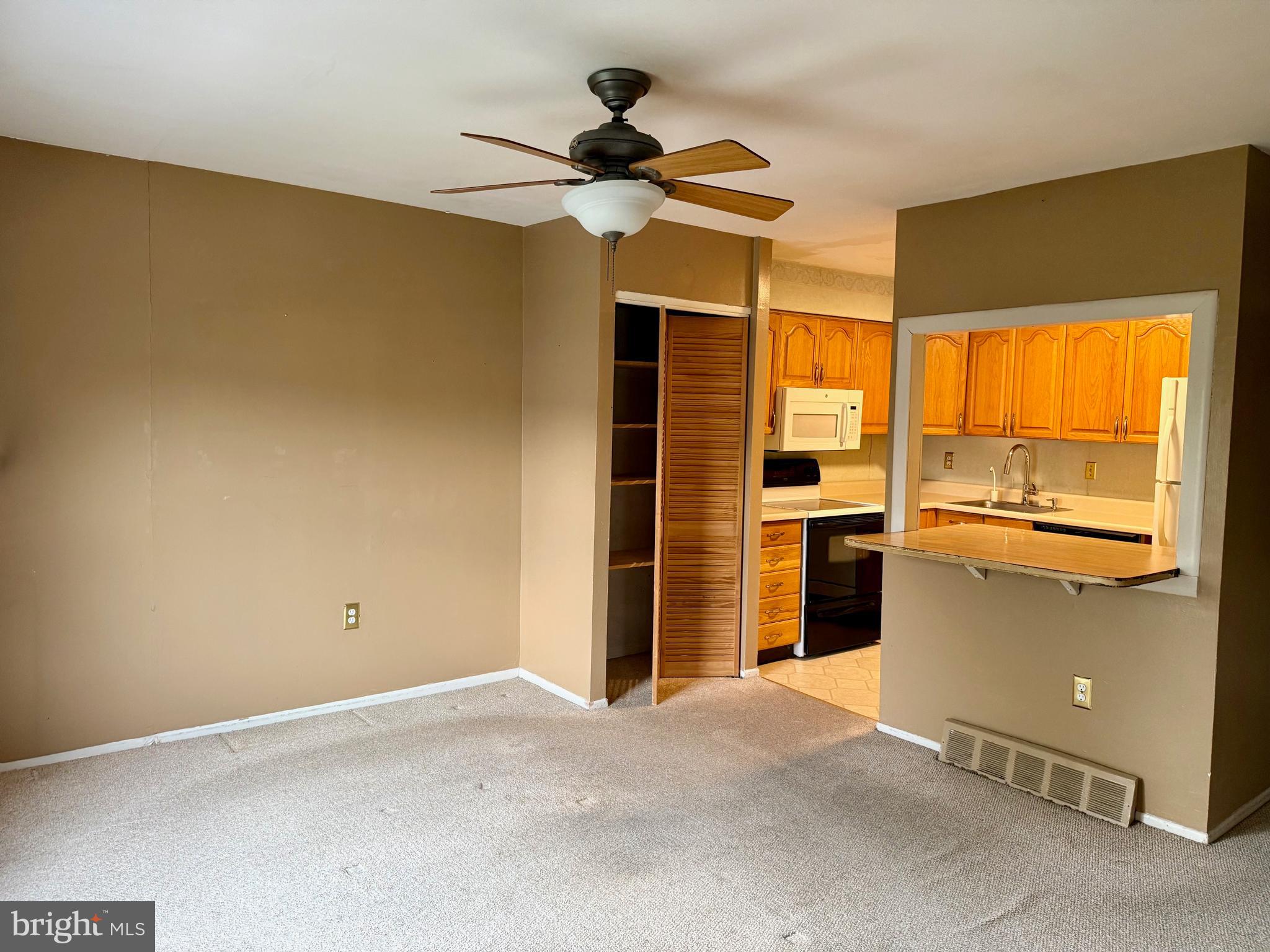 WHITPAIN HILLS - Residential