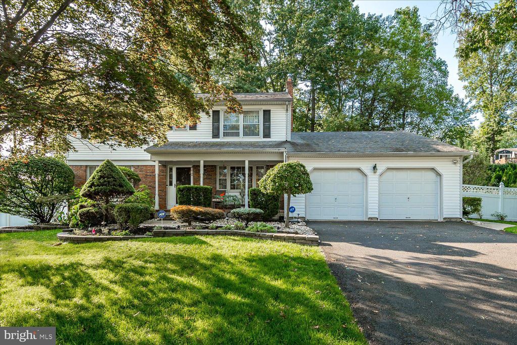 Photo of 12 Gladstone Drive, EAST BRUNSWICK, NJ 08816 (MLS # NJMX2010624)