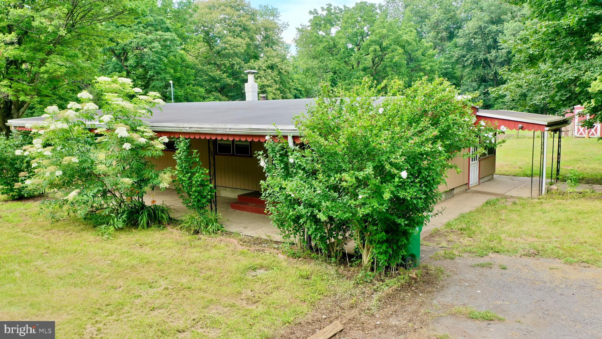 3351 MATHEWS LANE