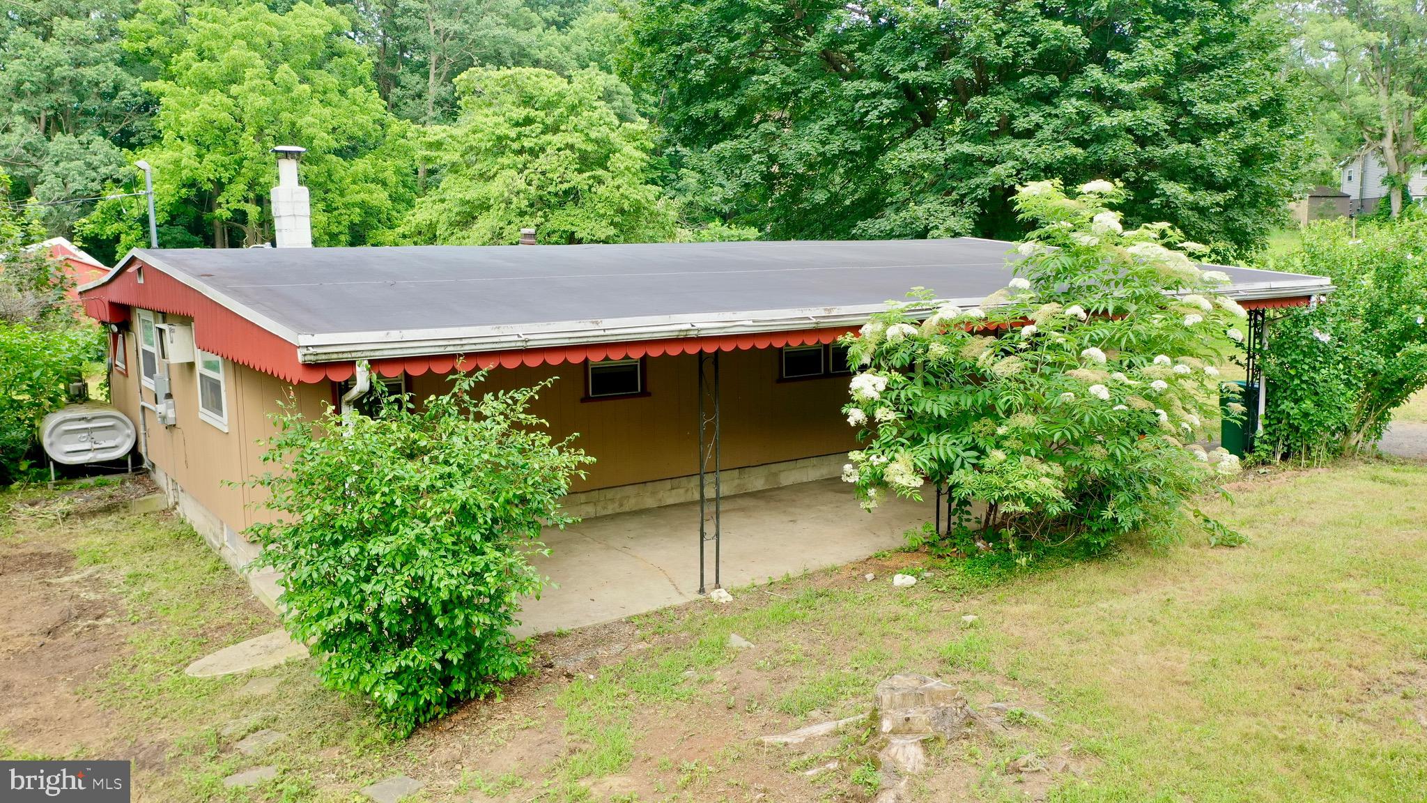 3351 MATHEWS LANE