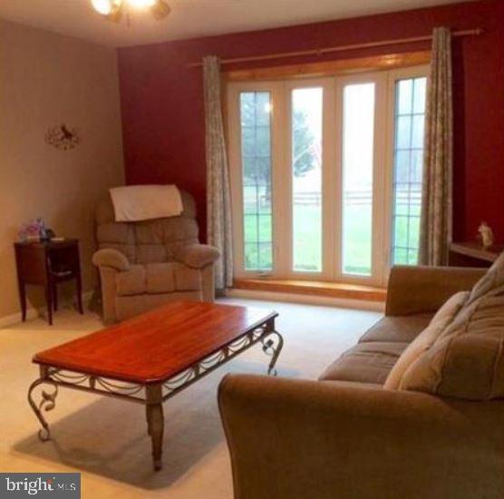 COUNTRY WOOD ESTATES - Residential Lease