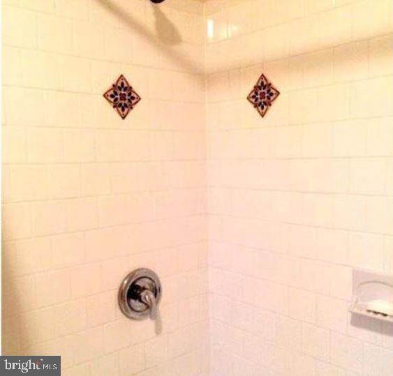 COUNTRY WOOD ESTATES - Residential Lease