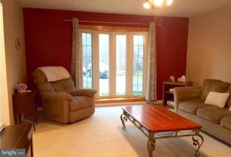 COUNTRY WOOD ESTATES - Residential Lease