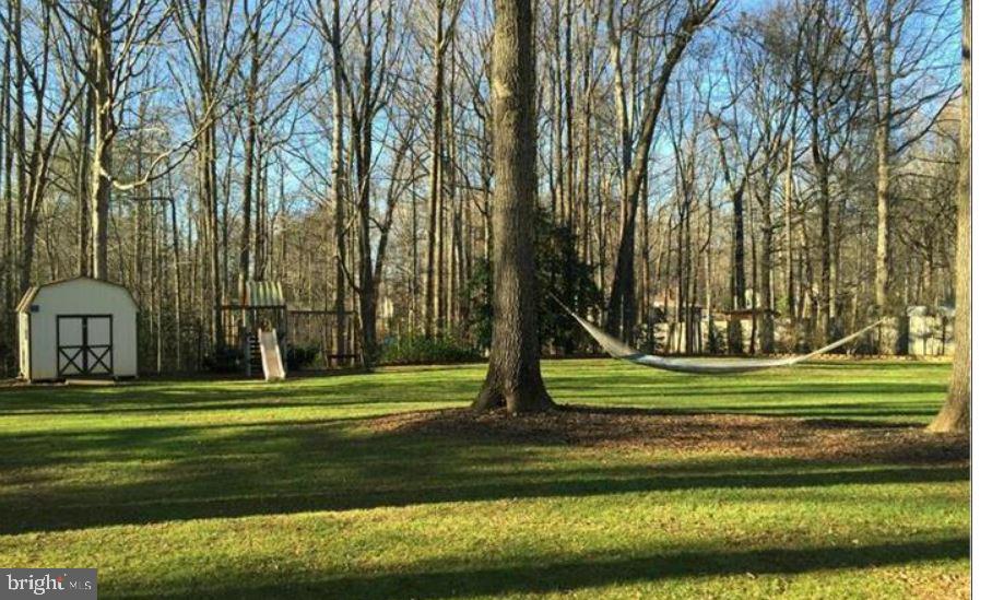 COUNTRY WOOD ESTATES - Residential Lease