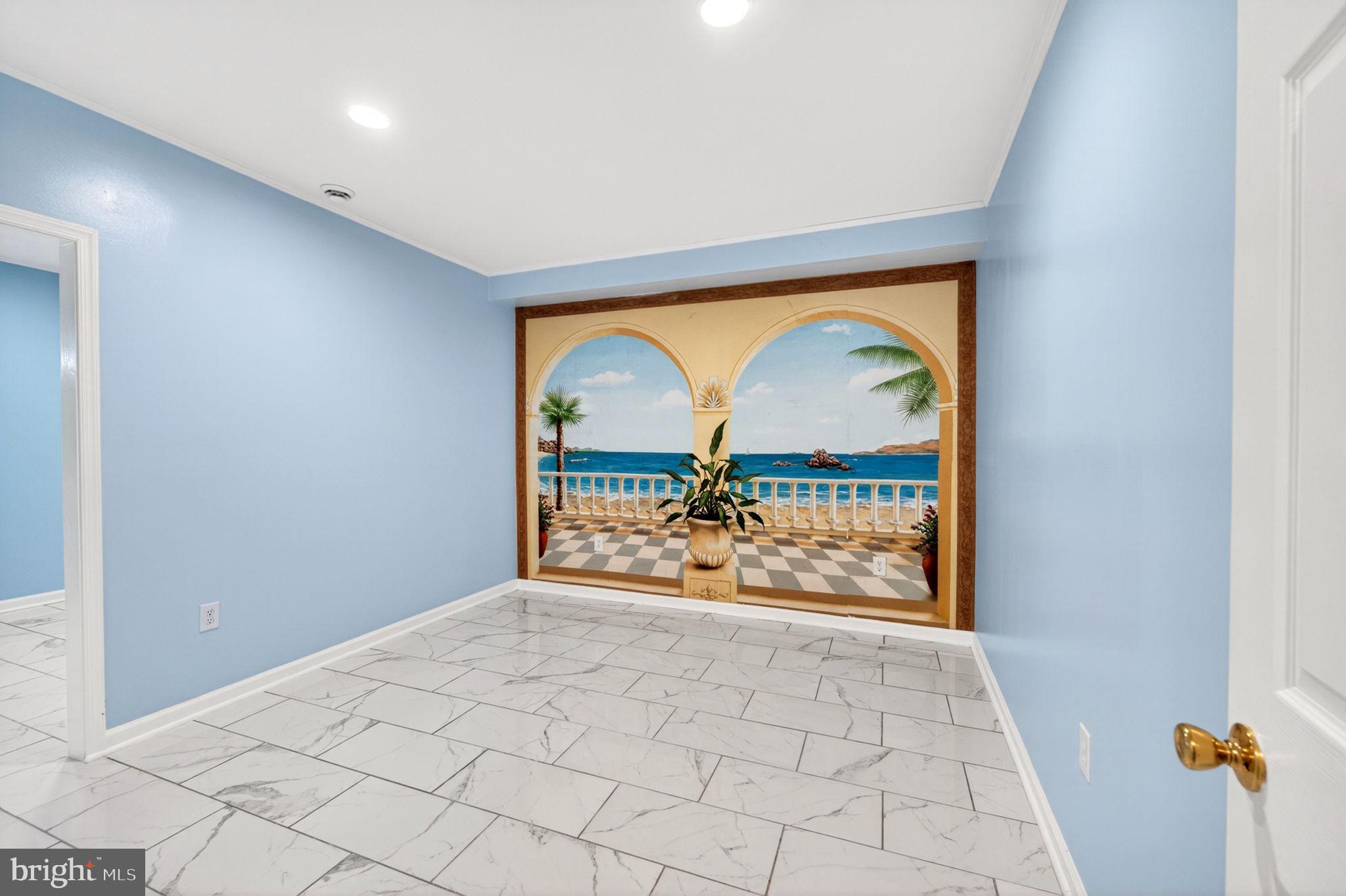 PARADISE MANOR - Residential