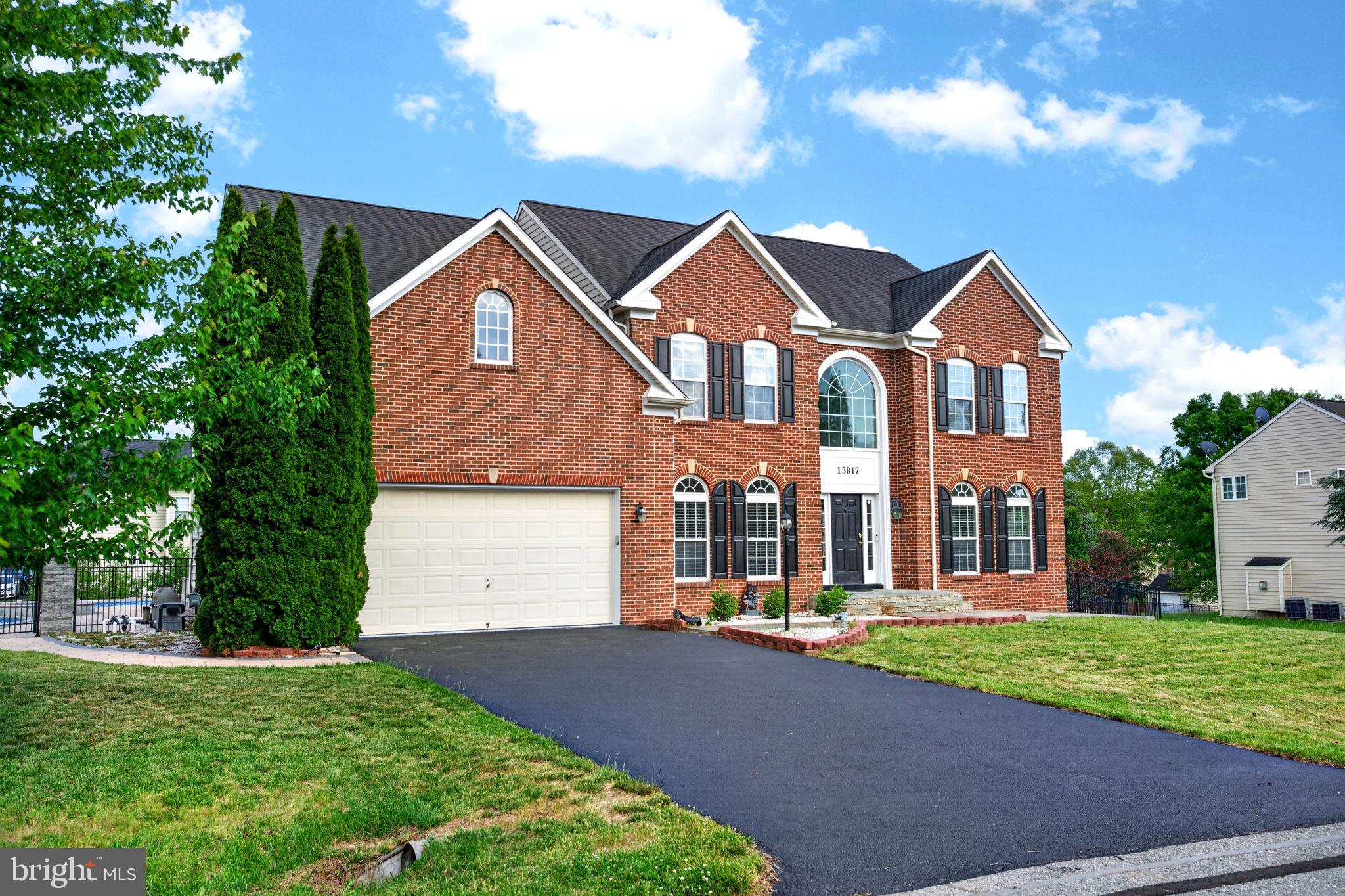 PARADISE MANOR - Residential