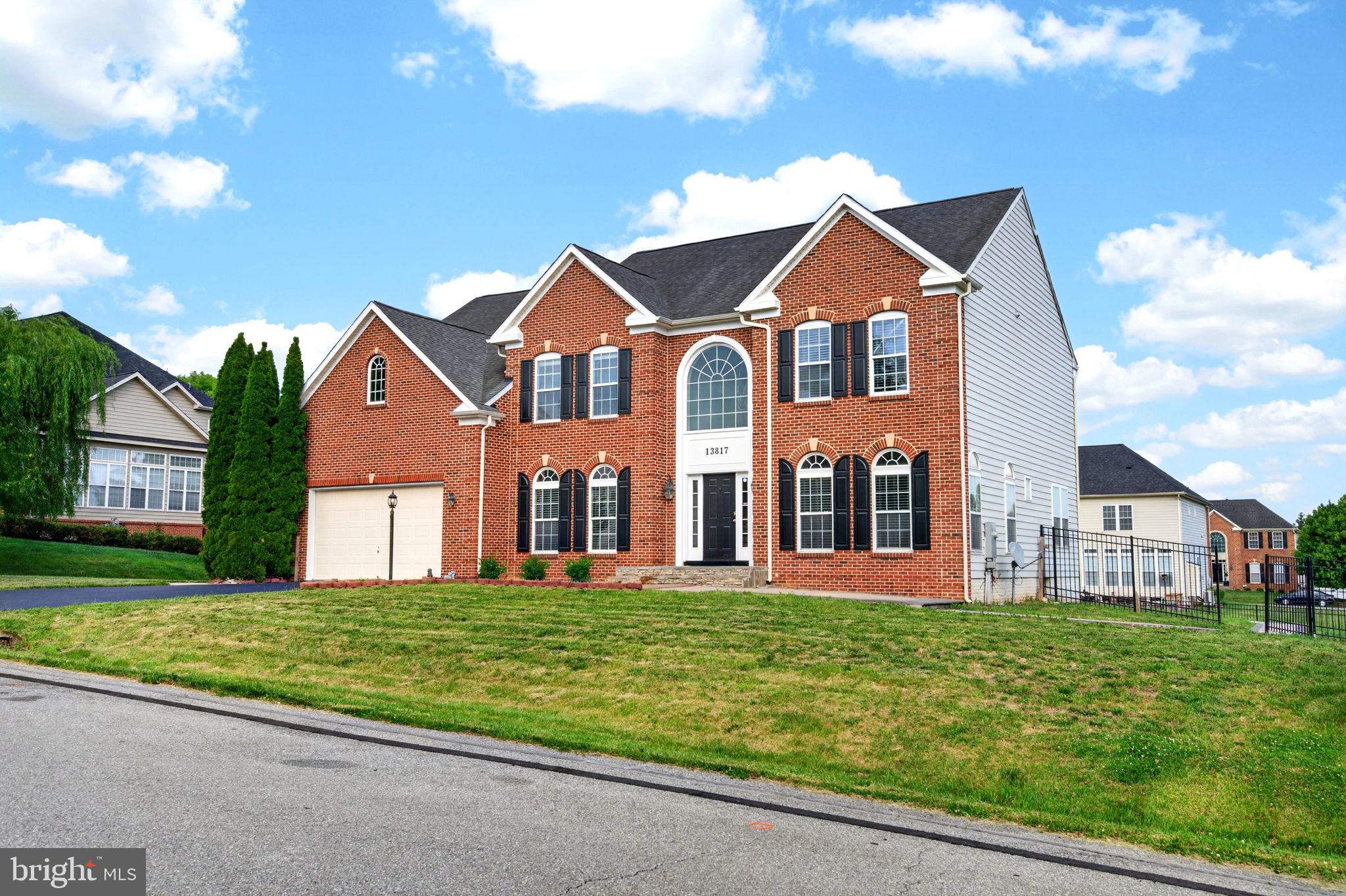 PARADISE MANOR - Residential