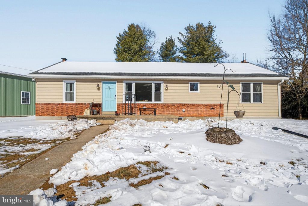 Photo of 53 Dawn Lane, YORK, PA 17406 (MLS # PAYK2097226)