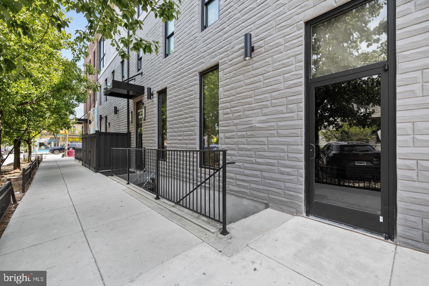 400 S CONKLING STREET 6